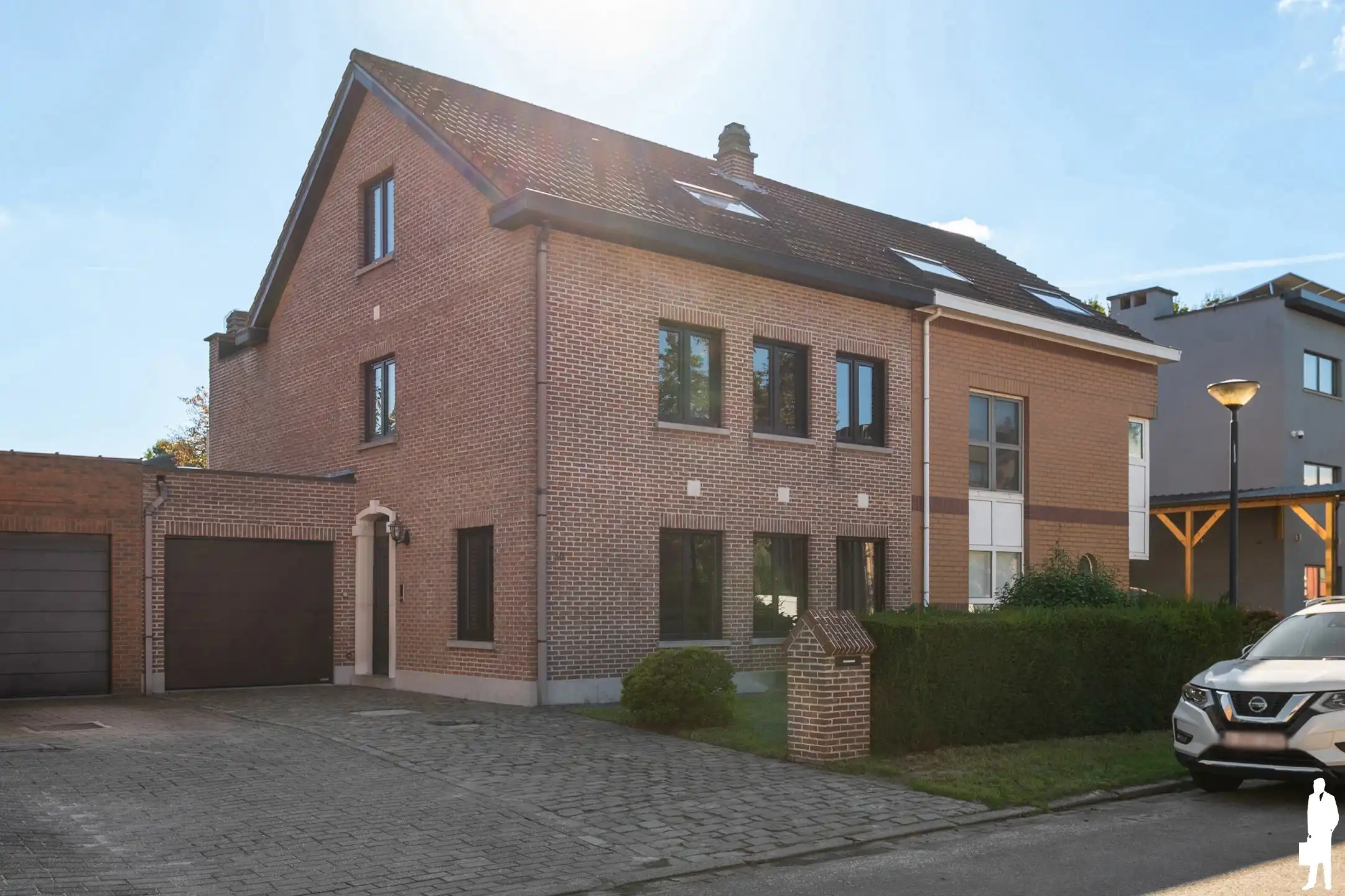 Te renoveren woning met zuid tuin in doodlopende straat foto 2