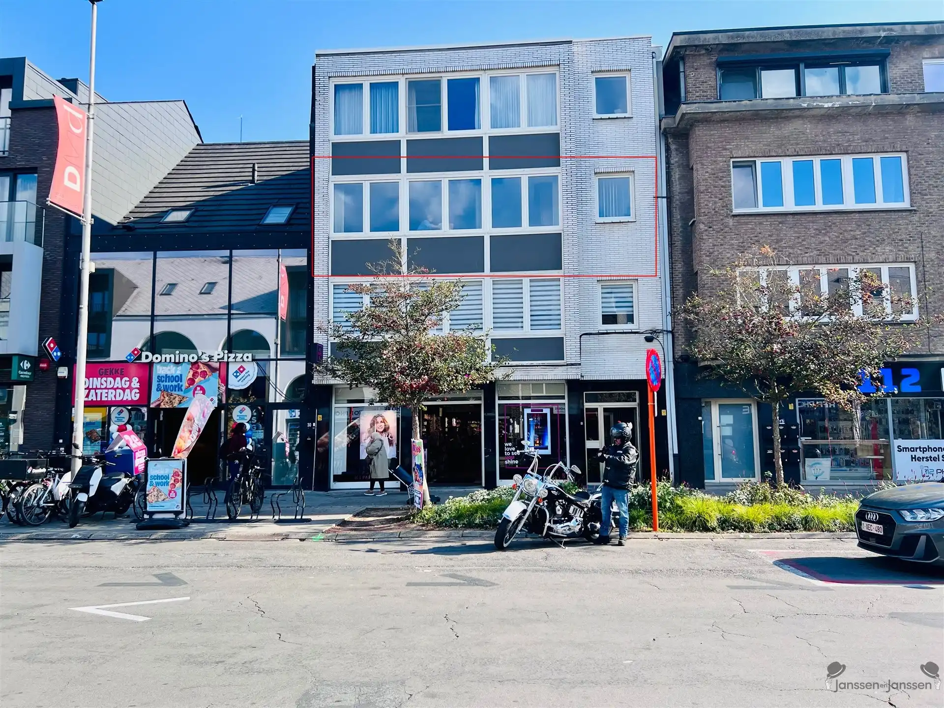 Centraal gelegen appartement op de 2de v  foto {{pictureIndex}}