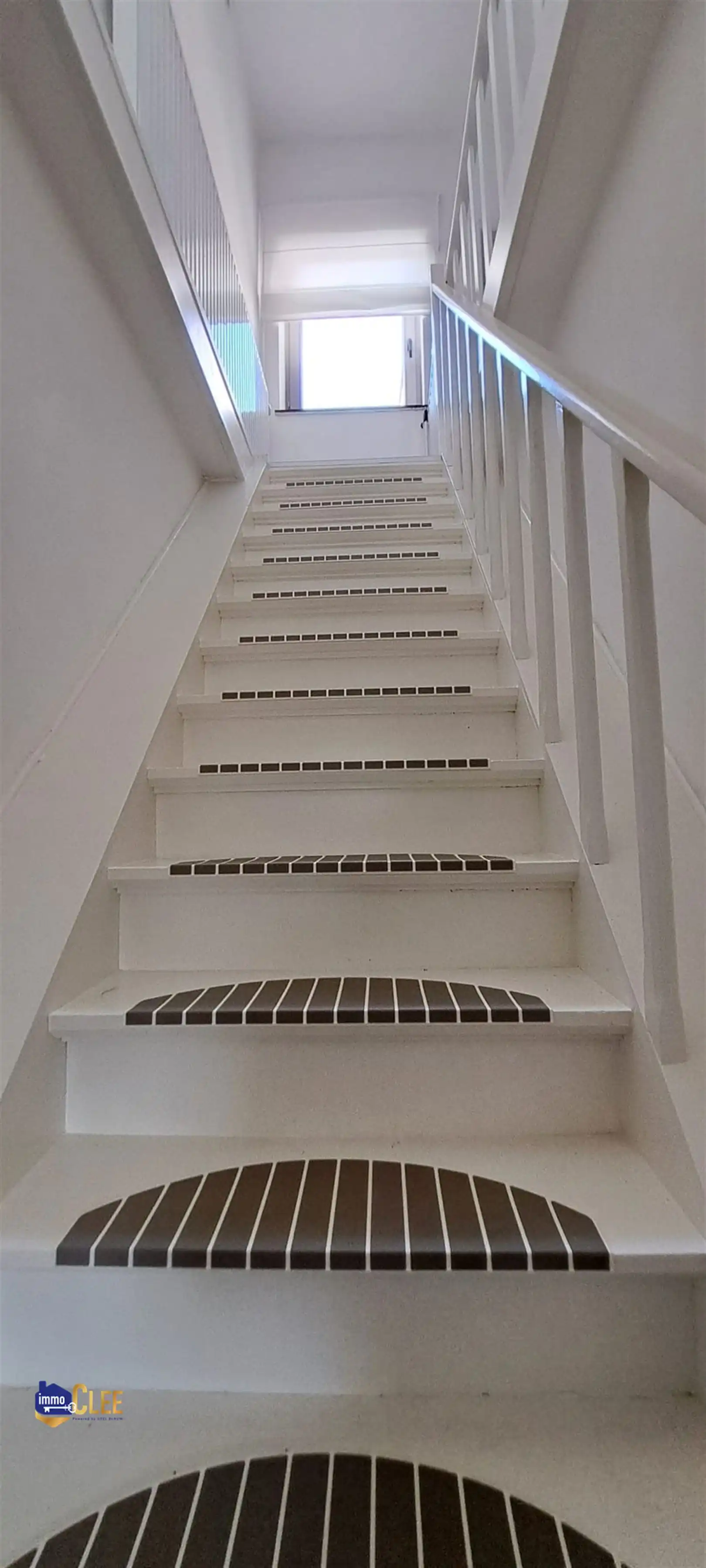 Instapklare woning omgeven door groen foto 16