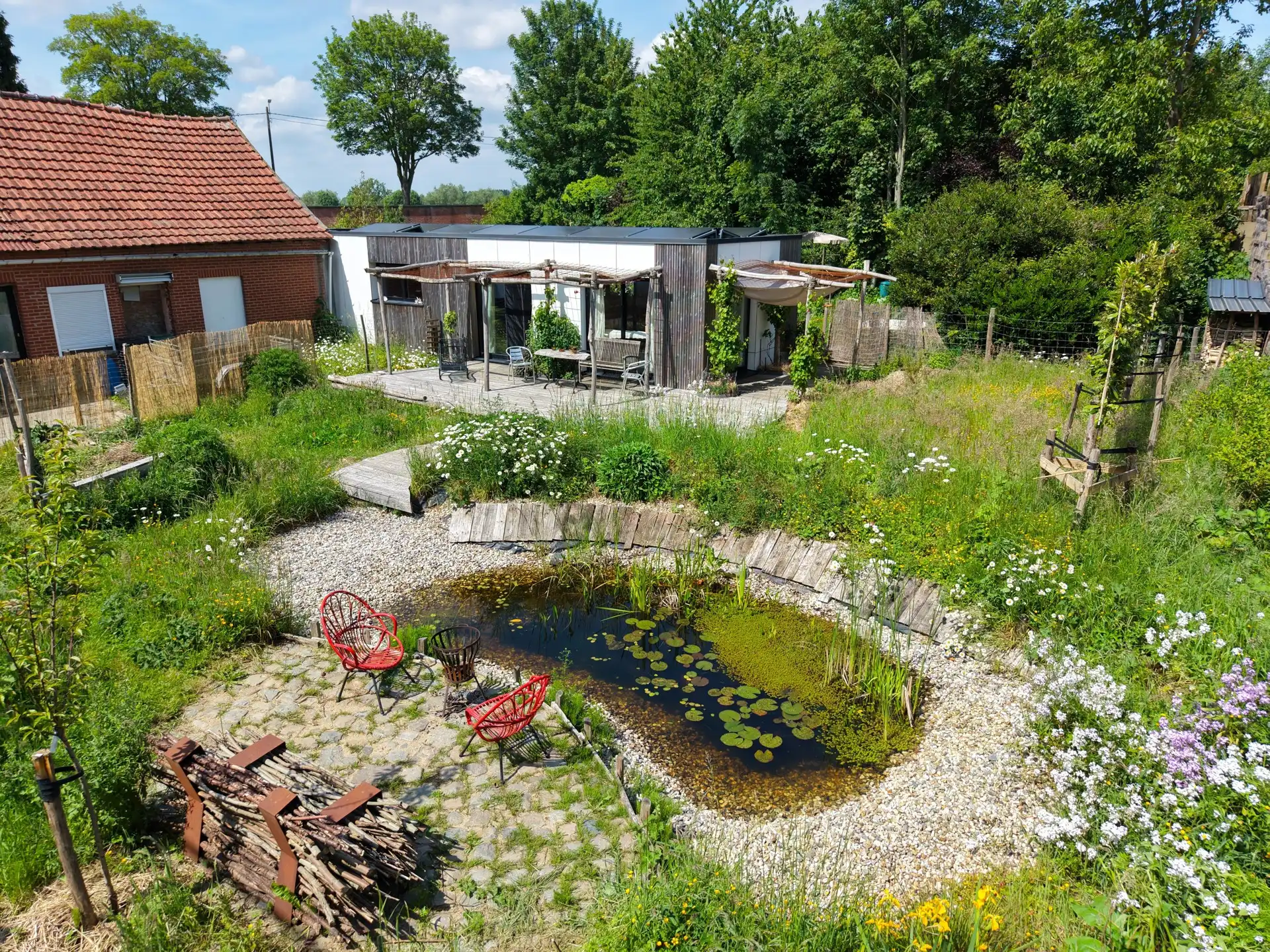 Hoofdfoto van de publicatie: Tiny house met prachtige tuin en weids uitzicht op ca. 60a.