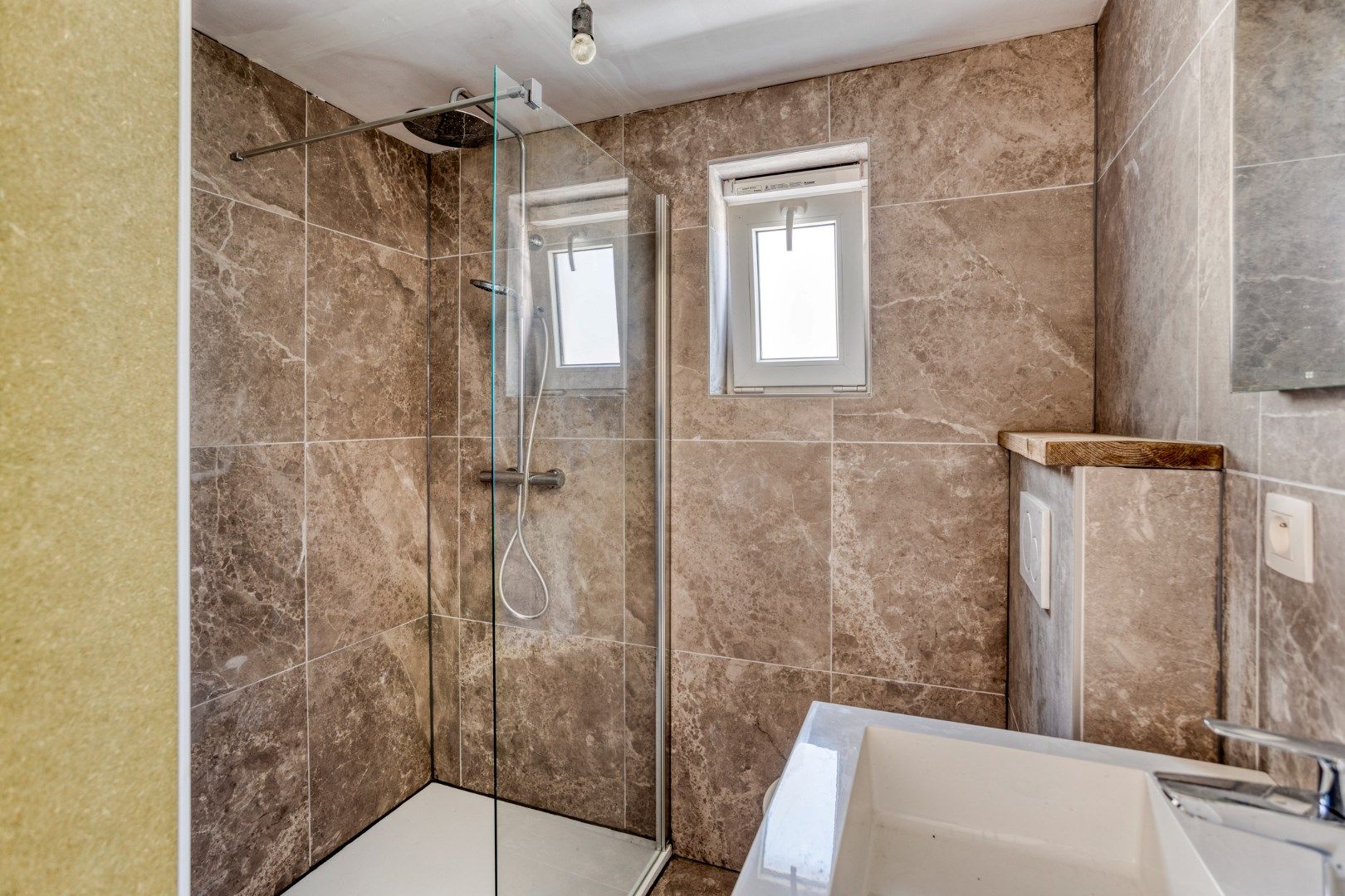Volledig gerenoveerde woning met 3/4 slpks te Sint-Jozef-Olen ! foto 19
