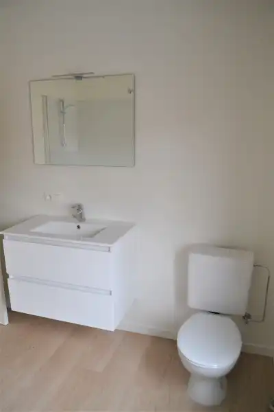 Vernieuwde woning met 2 slaapkamers foto 8