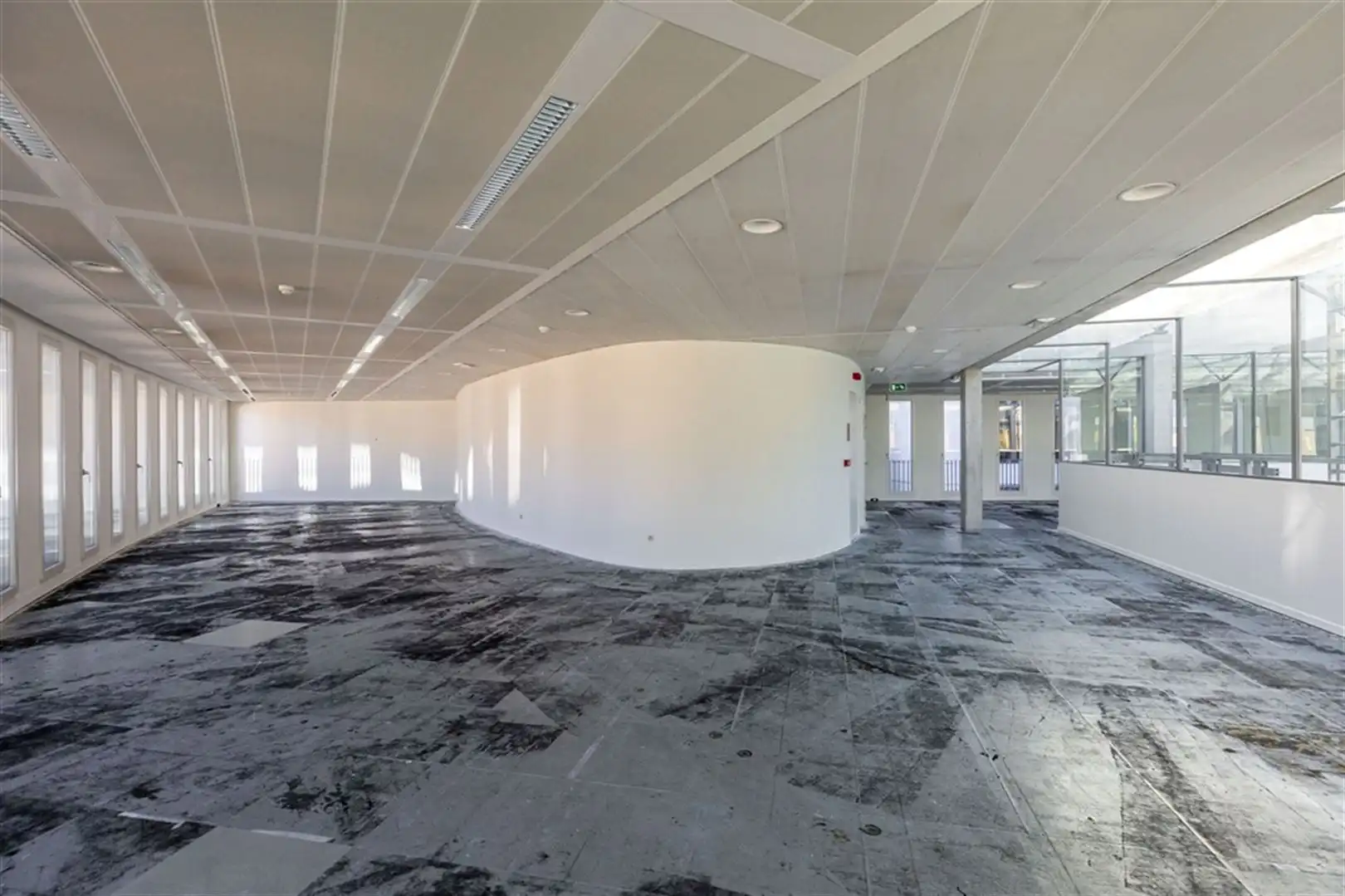 COLONIES SQUARE: vanaf 1.070m² tot 1.565m² foto 5