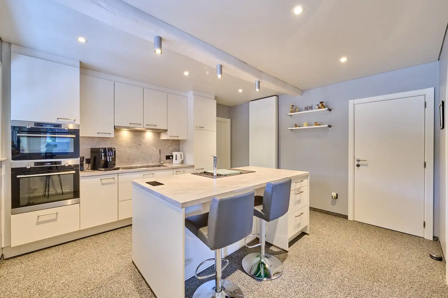 Goed onderhouden woning op ruim perceel in een bosrijke omgeving te Beringen. foto 7