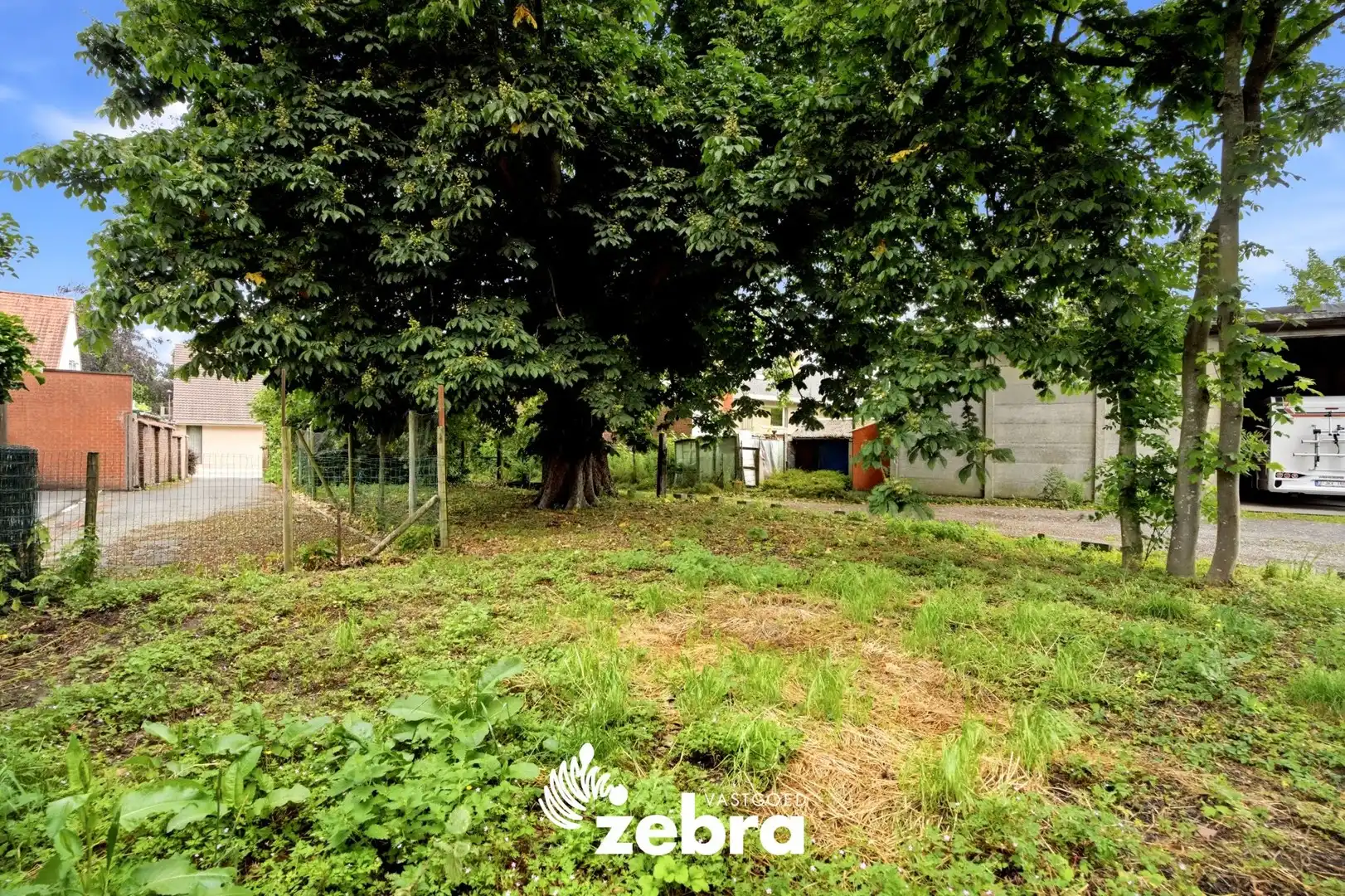 Uitzonderlijke eigendom op een ruim perceel met uitweg in centrum Tielt! foto 39