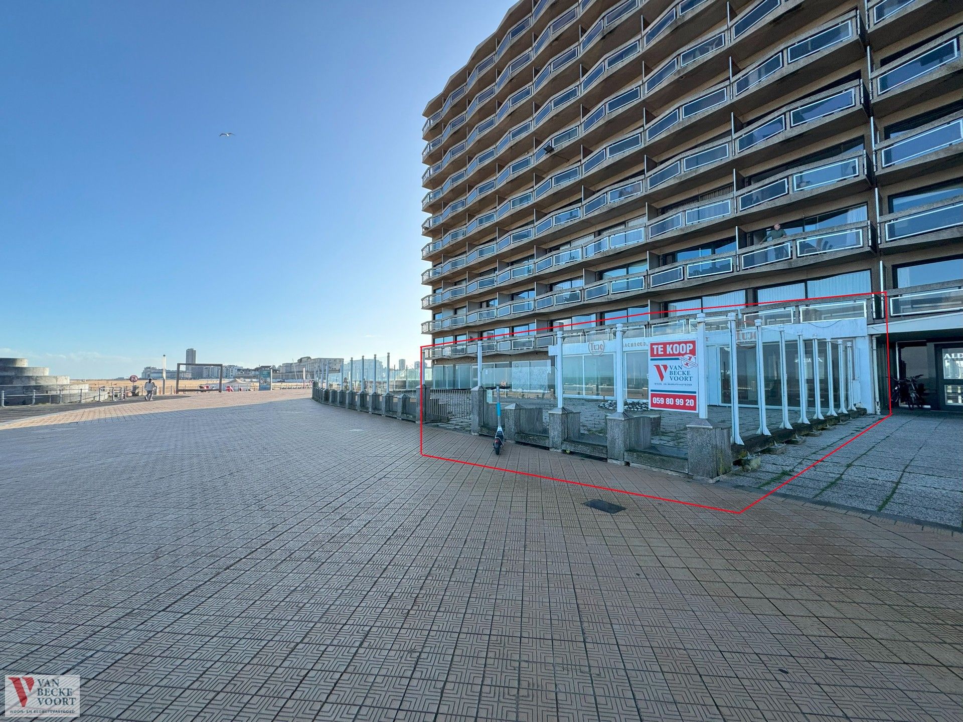 Handelsgelijkvloers 150m² Zeedijk foto {{pictureIndex}}
