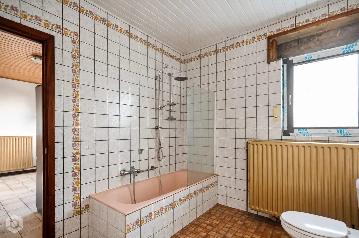 Ruime gezinswoning met magazijn van 250 m² op 9 are in Beerzel foto 7