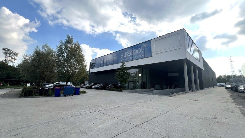 Recent magazijn te huur langs E40 in Erembodegem foto 13