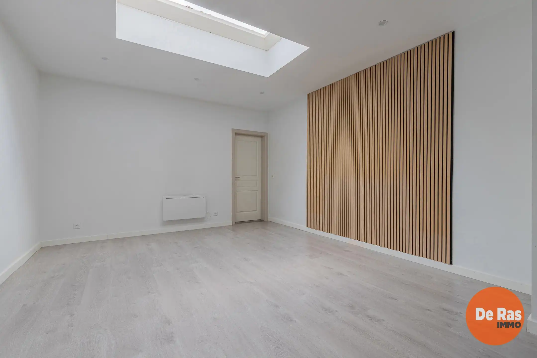 GRIMBERGEN-Gerenoveerde woning zonder tuin/koer aan de vaart foto 6