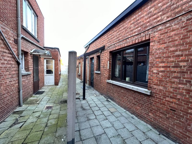 PROJECT VOOR MEERGEZINSKARAKTER of 2 TE RENOVEREN WONINGEN foto 18