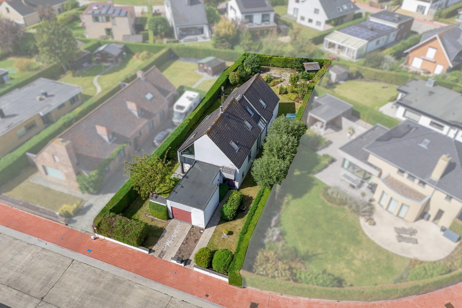 Hoofdfoto van de publicatie: Alleenstaande woning op 810 m² te Oostende (Stene)