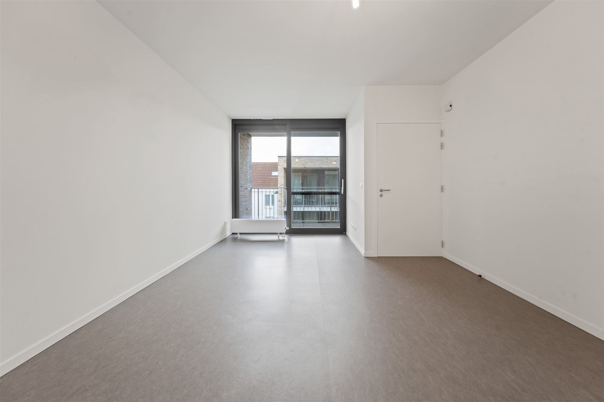 VERZORGD APPARTEMENT / RECENT / INCL. AUTOSTAANPLAATS foto 4