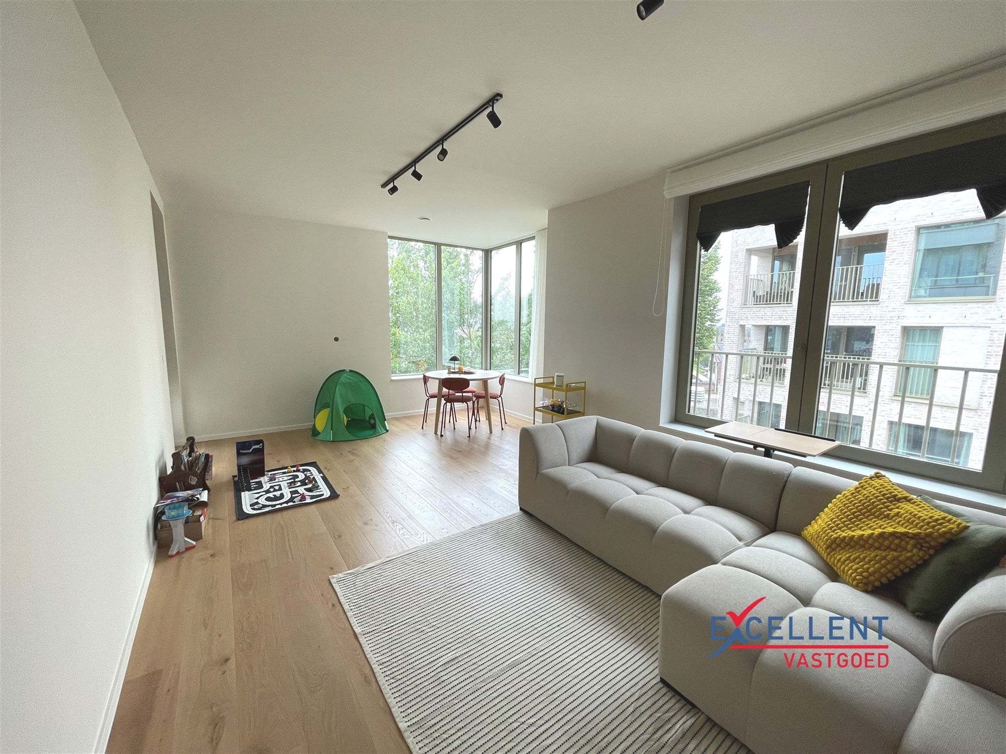 Nieuwbouw 2-Slaapkamerappartement te huur in Hartje Deinze foto 3