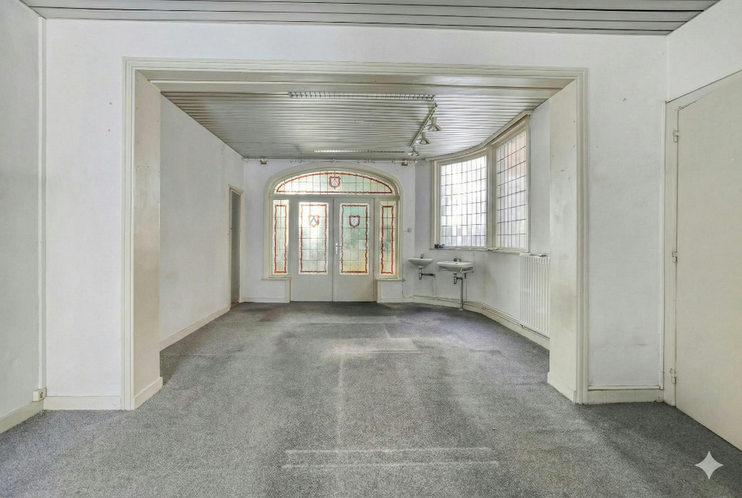 Huis met handelsruimte te koop in centrum Roeselare foto 4