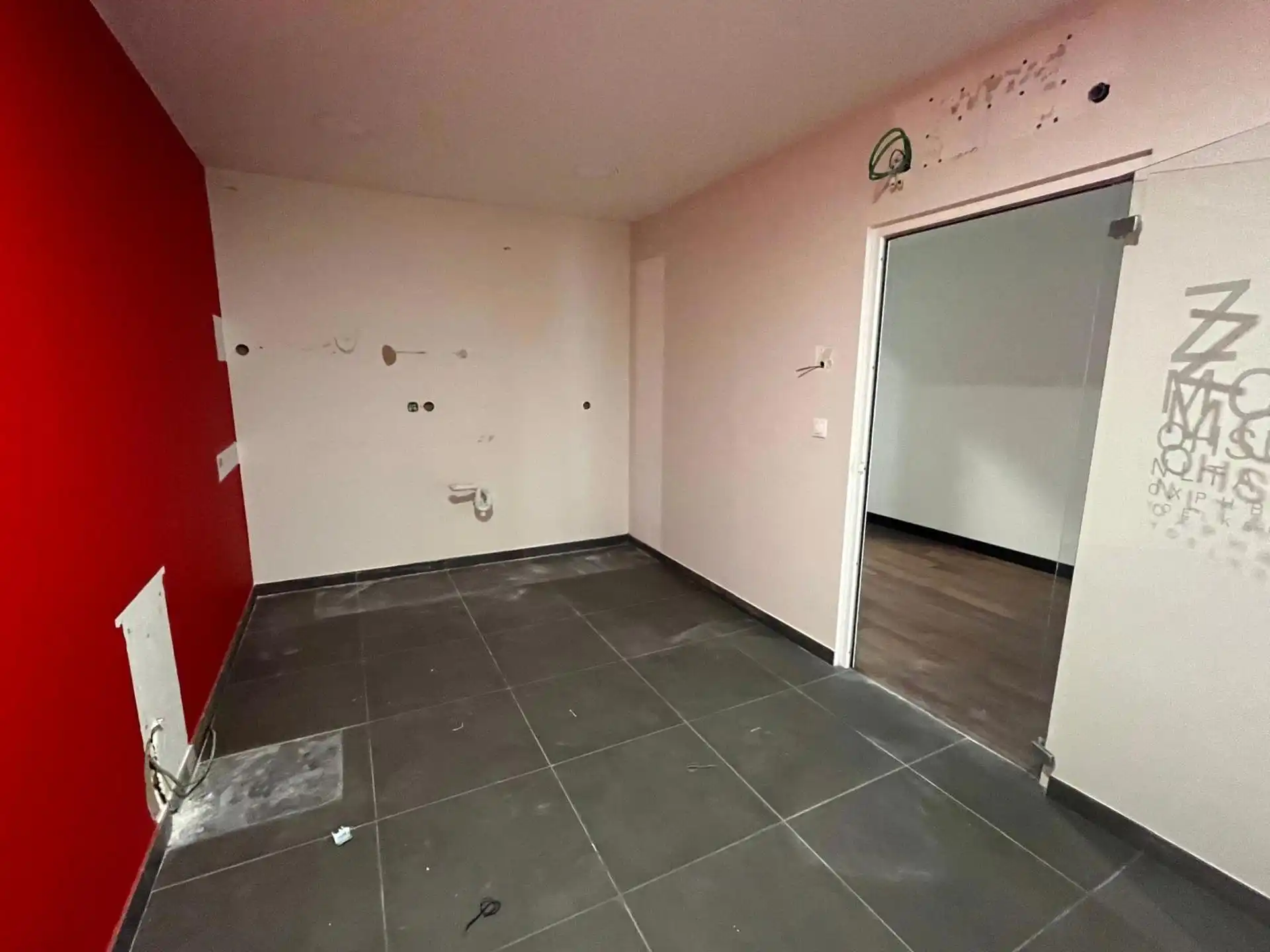 Commercieel gelijkvloers met uitstekende visibiliteit  foto 9