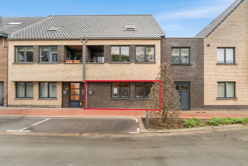 Instapklaar gelijkvloers 1 slaapkamer appartement! foto {{pictureIndex}}