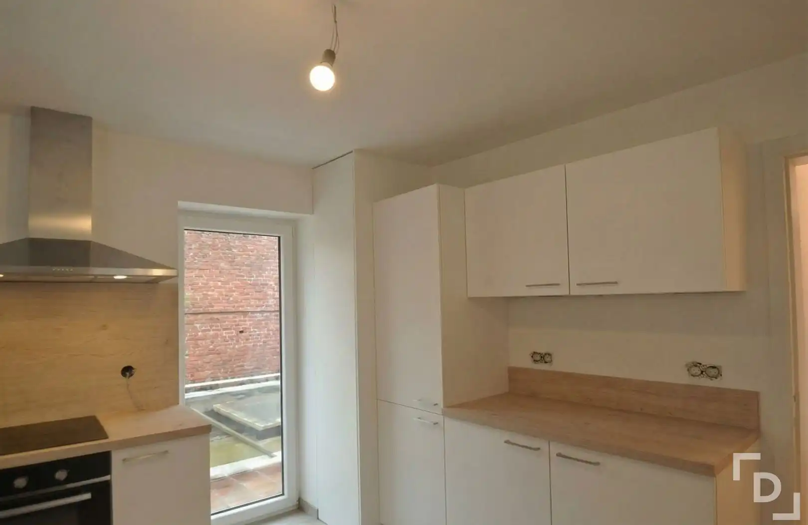 Gerenoveerd appartement in hartje Ieper foto 4