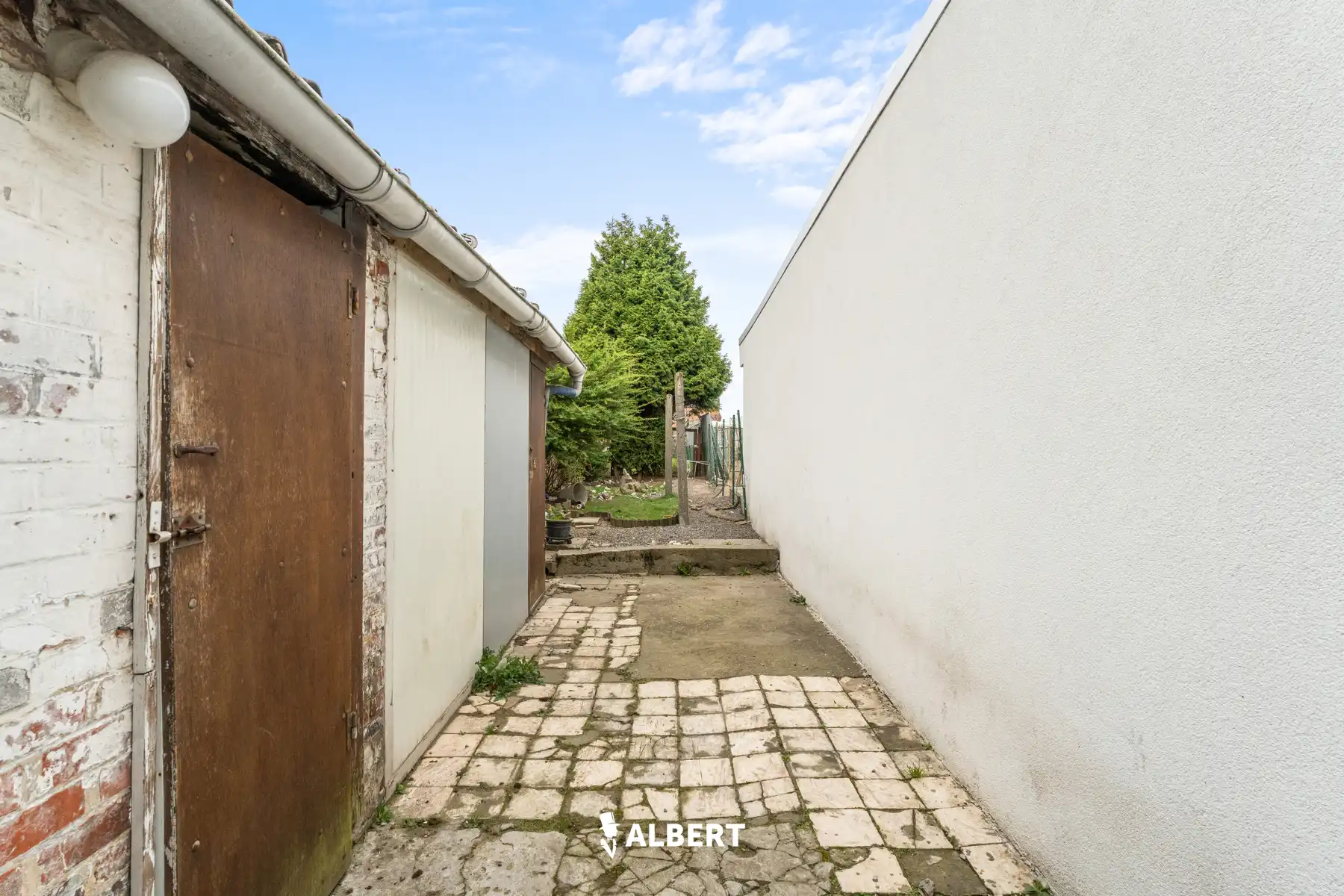 Charmante woning met renovatiepotentieel foto 14