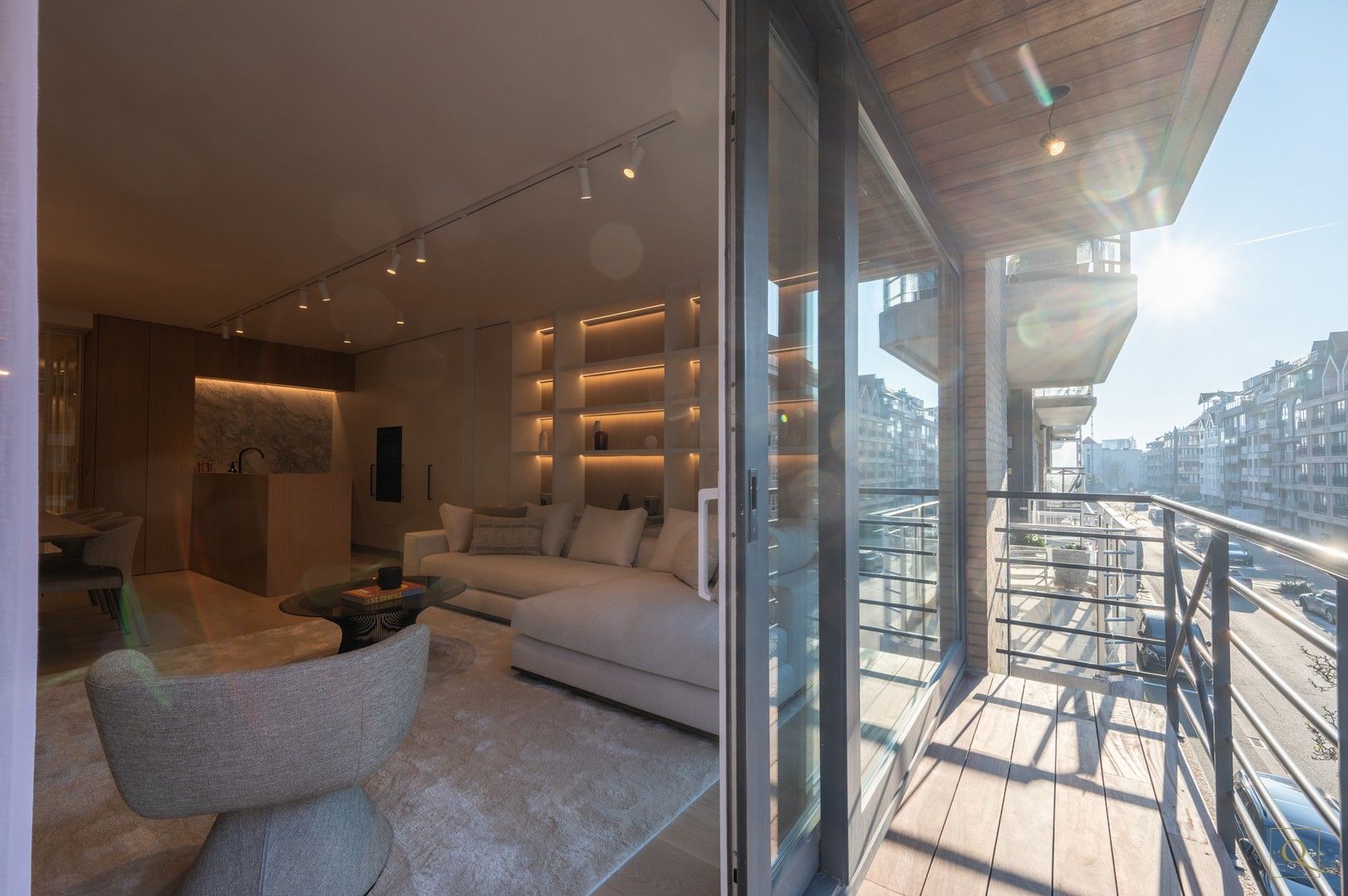 Luxueus gerenoveerde appartement vlakbij de winkels, het strand en de zee. foto 6