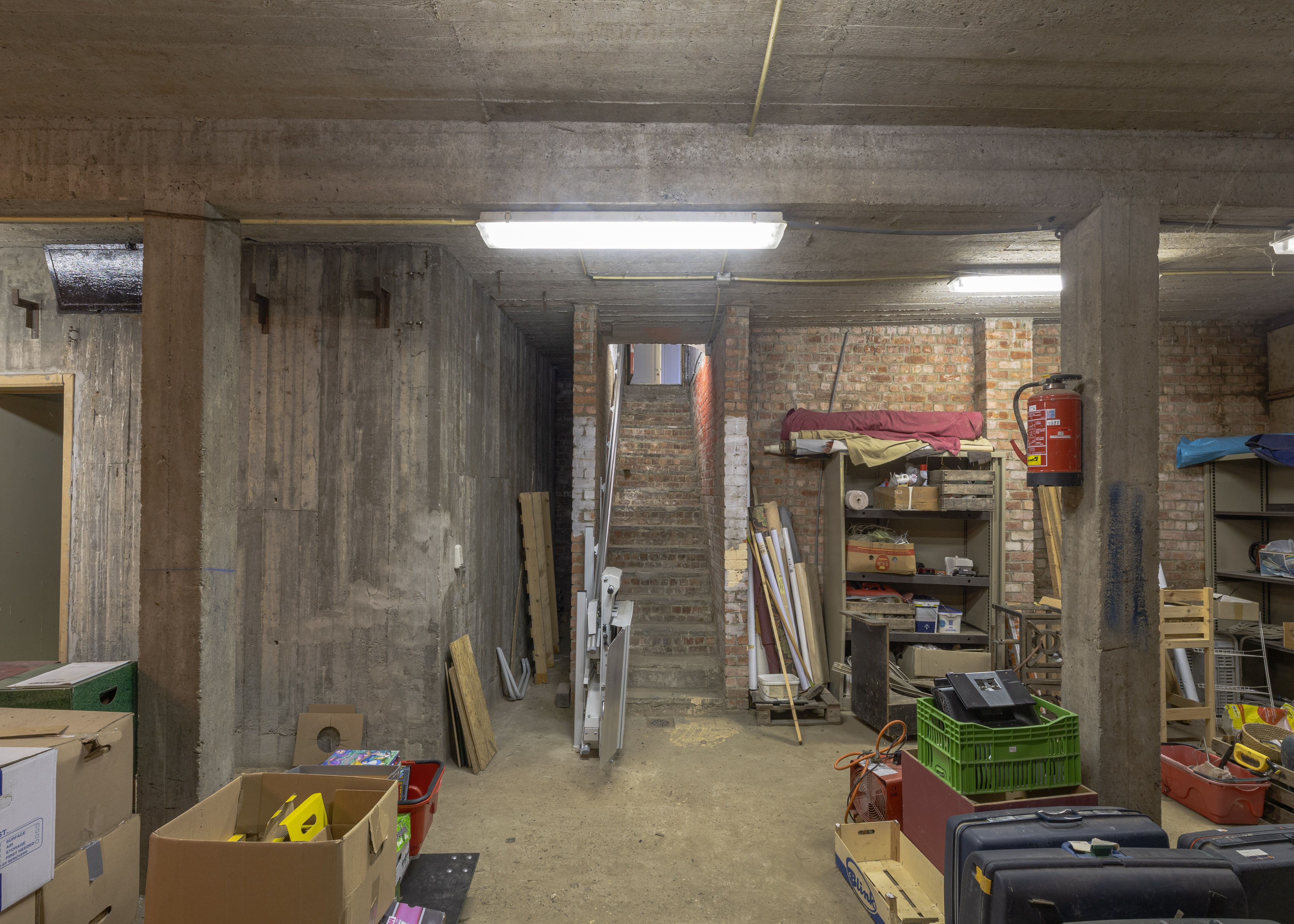 Loods + 5 vergunde woningen foto 12