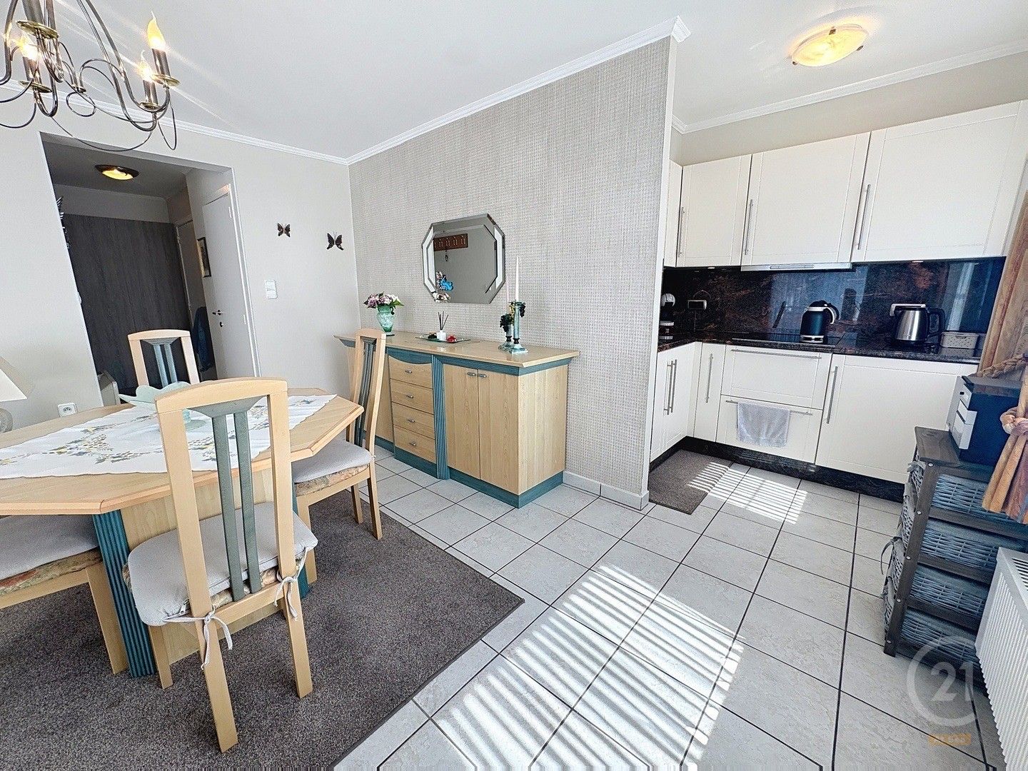 Instapklaar, zonnig appartement in hartje Westende Bad met 2 slaapkamers foto 6