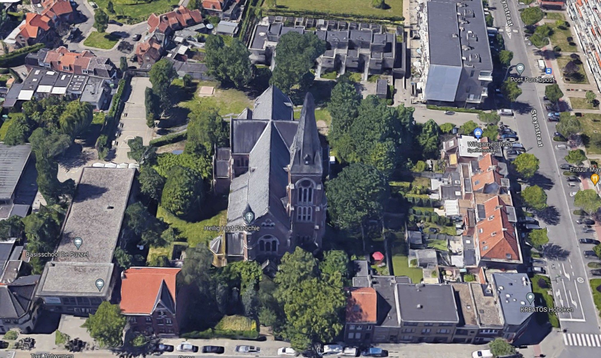 KERK met bouwgrond en pastorij foto 1