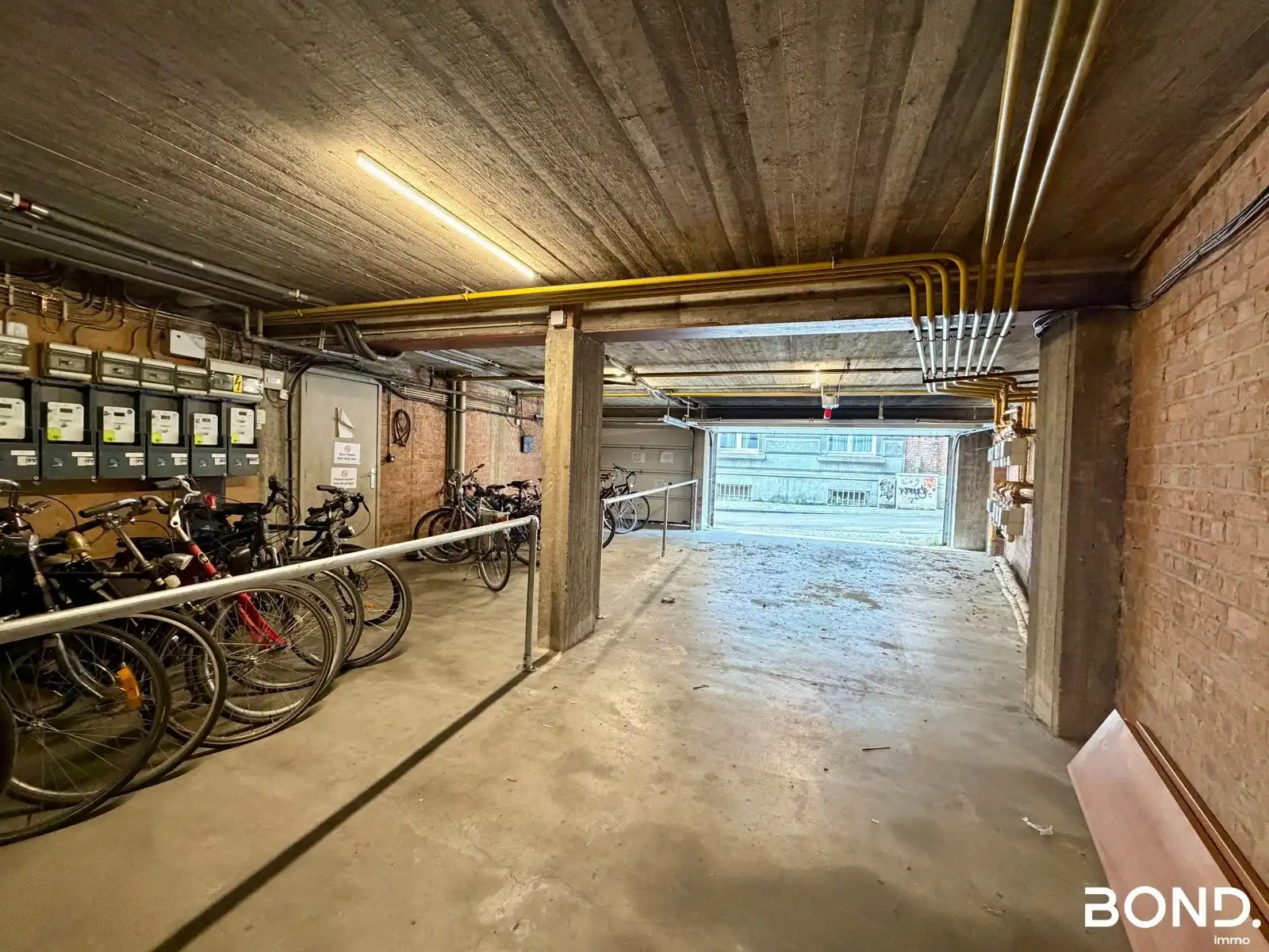 Ruime garage te koop op toplocatie in het hart van Leuven foto 3