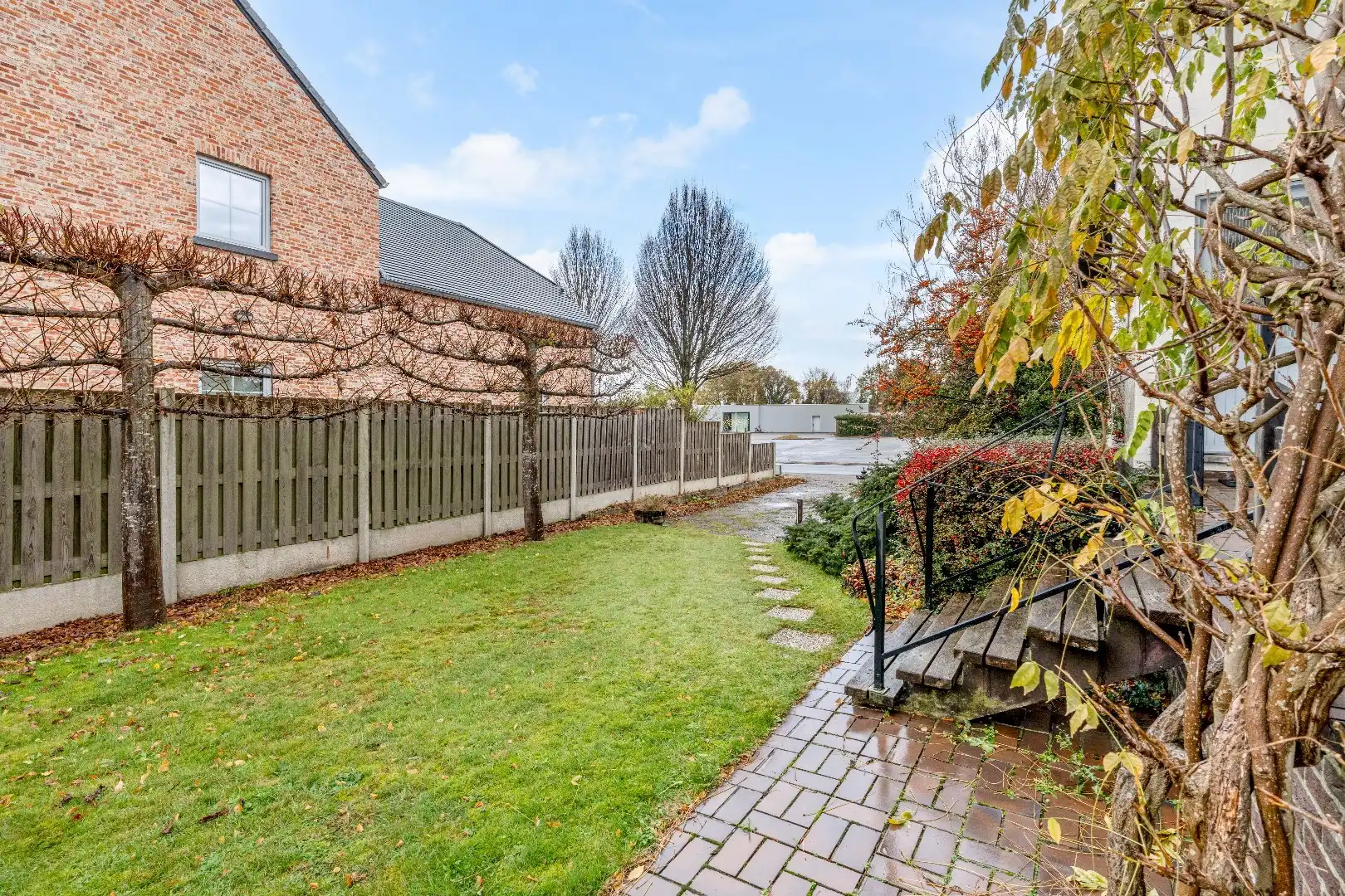  Te renoveren karakteristieke bungalow, 3 Slpk, ruime kelder met garage, op toplocatie foto 10