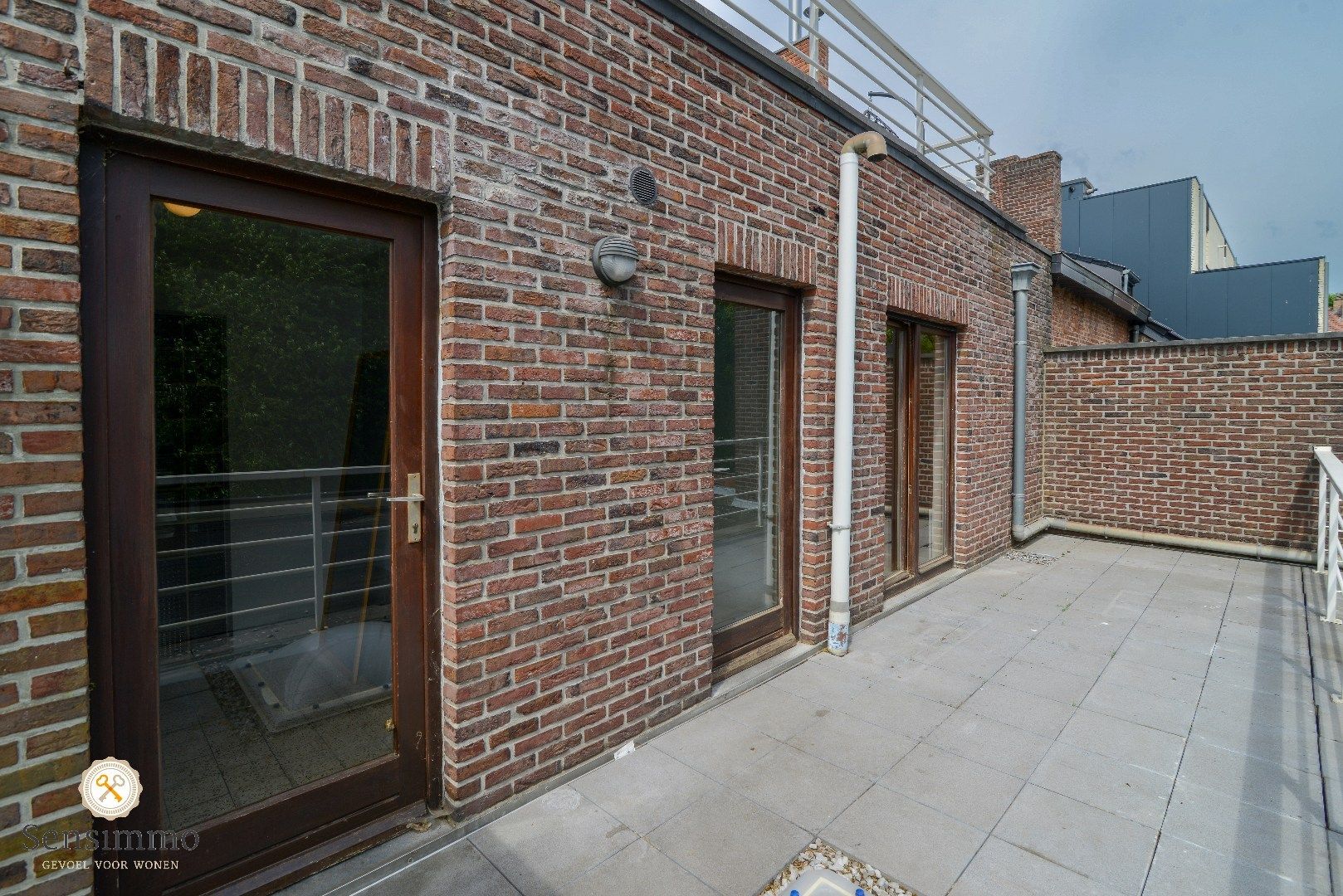 Instapklaar 1-slaapkamerappartement met terras en tuinzicht in Genk – ideaal als investering! foto 13