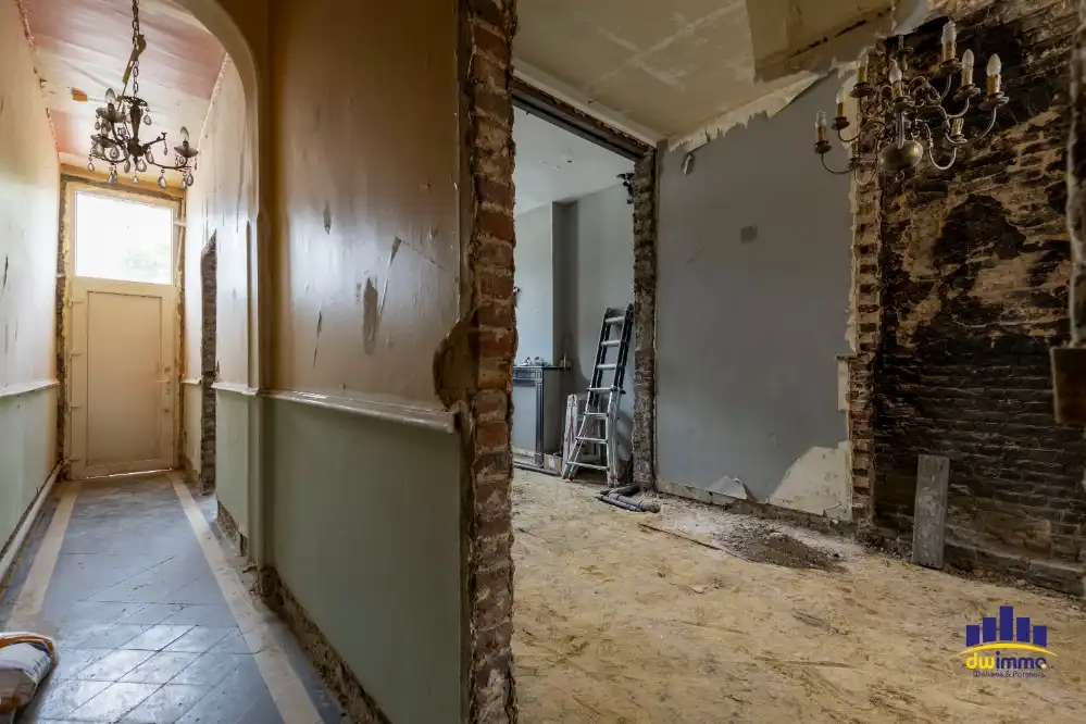 Te koop – stijlvolle herenwoning in renovatie op topligging in Izegem foto 3