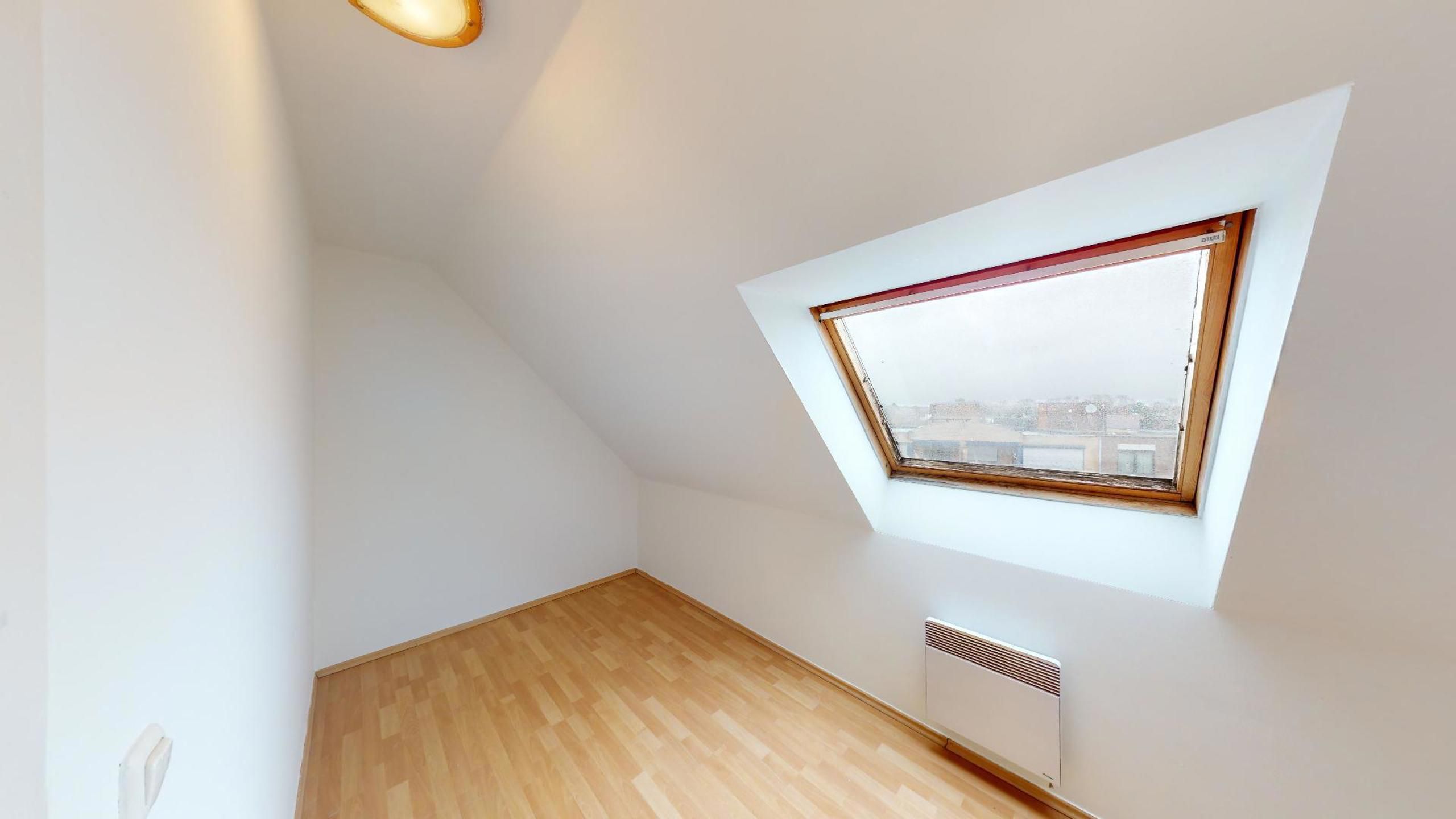 Zeer ruim duplex appartement met lift met  3 slaapkamers! foto 19