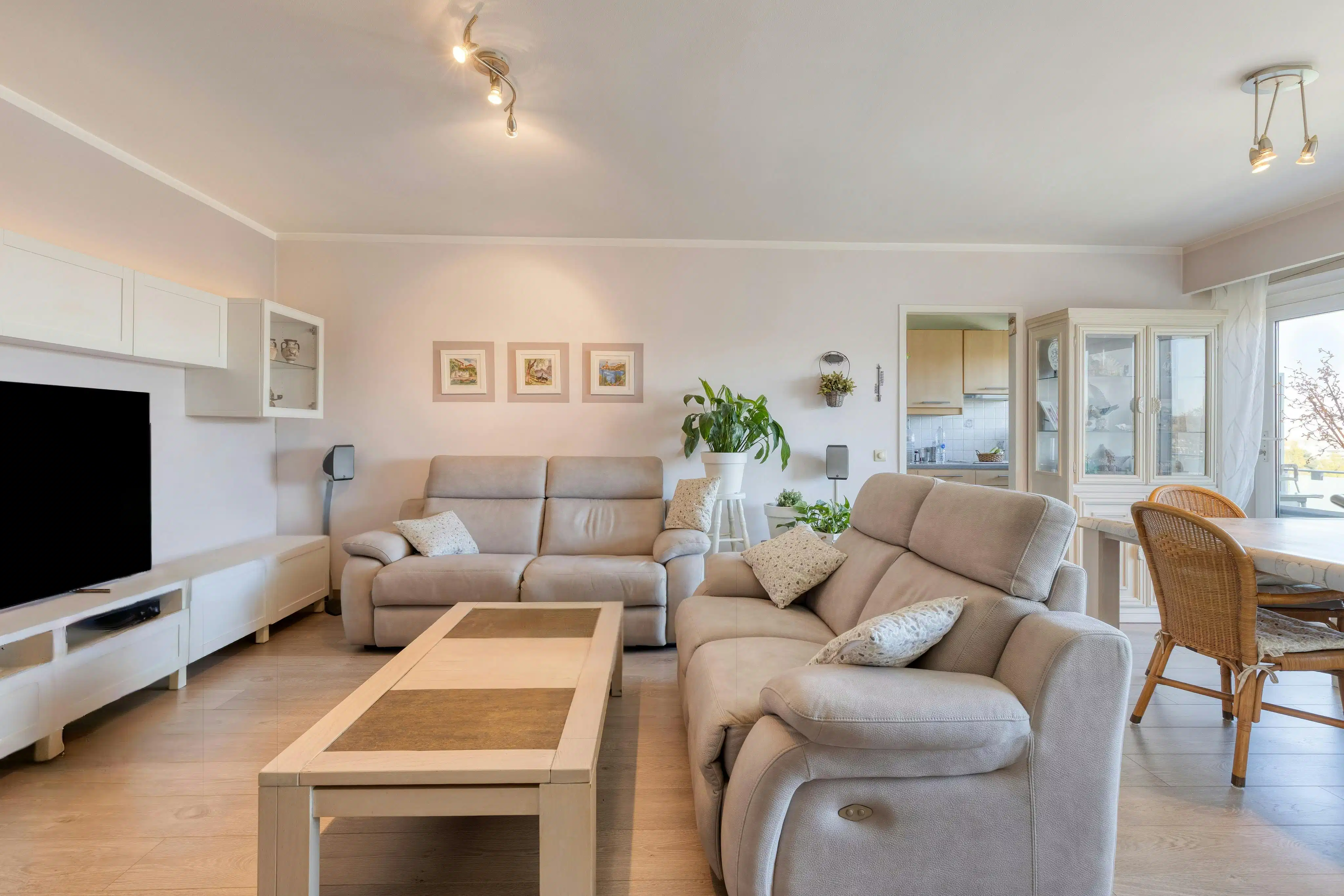 Appartement met 2 slaapkamers, terras en autostaanplaats te koop in Hoboken foto 3