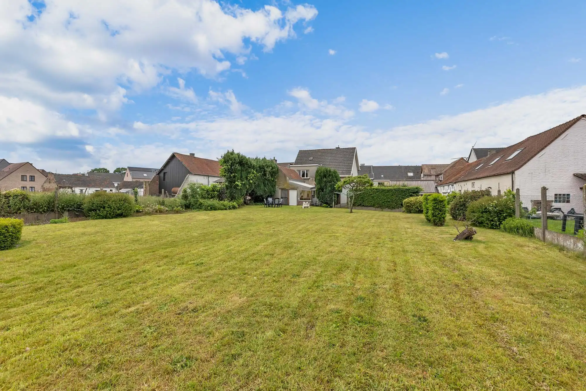 Te renoveren woning met extra entiteit en garage foto 18