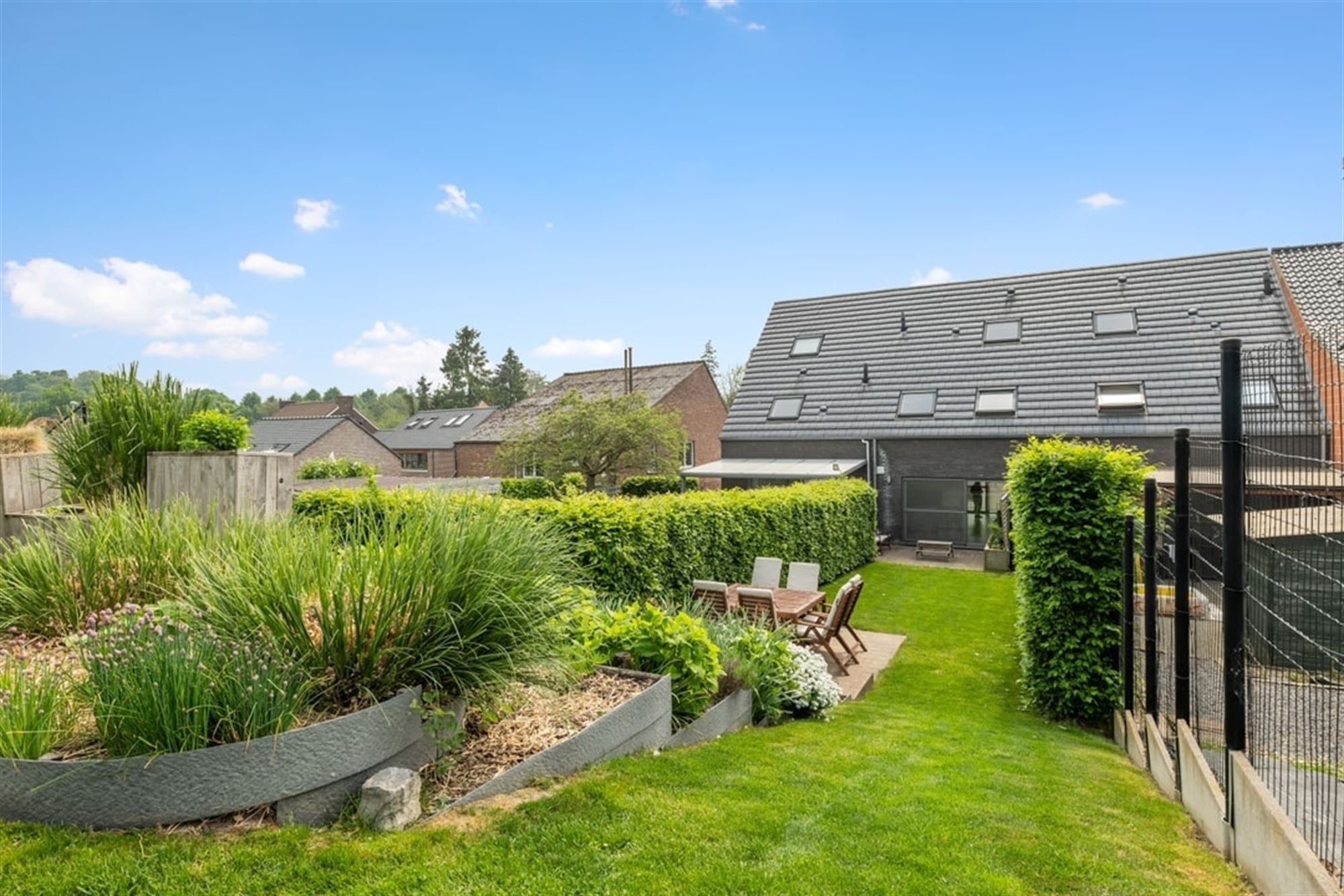 KNAPPE GEZINSWONING MET GEZELLIGE TUIN IN GROOT-GELMEN foto 36