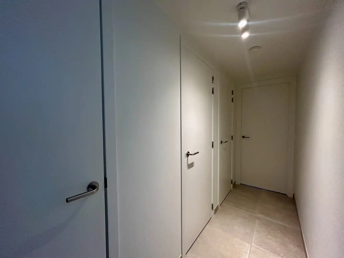 Instapklaar appartement met 2 slaapkamers nabij het Station van Tielt! foto 6