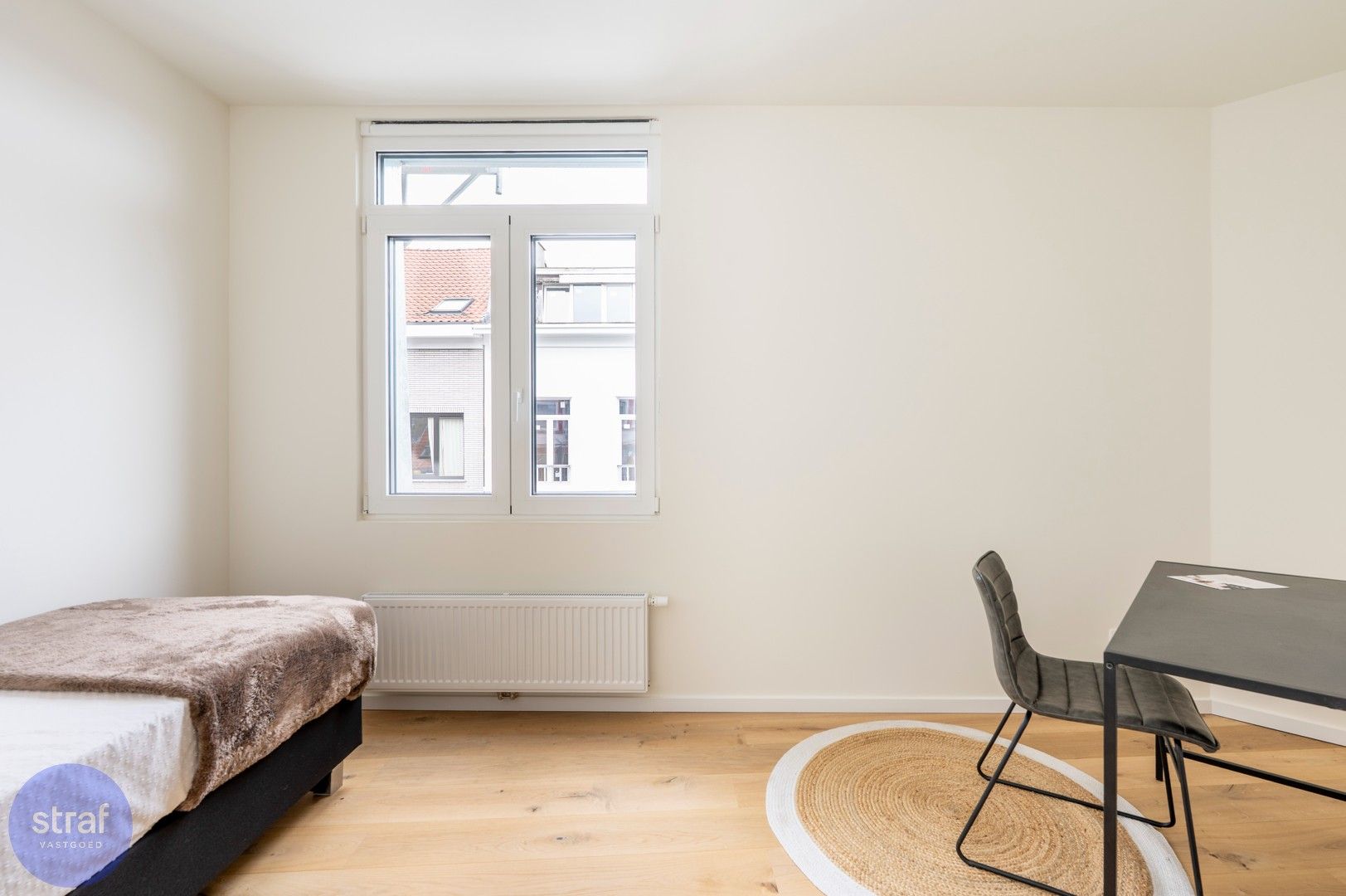 Gerenoveerd appartement met dakterras op de Sint-Andriesplaats. foto 8