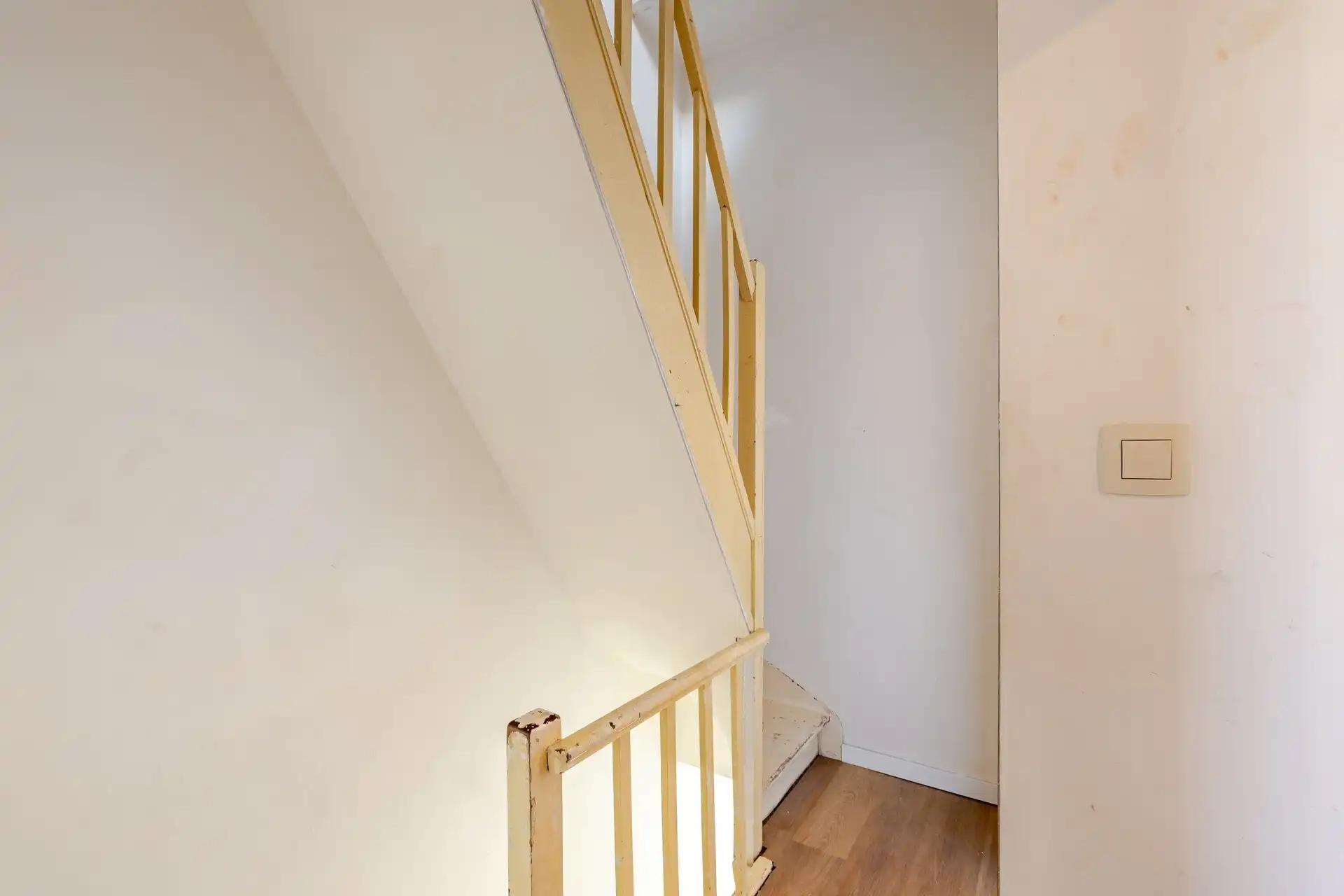 Recent gerenoveerde starterswoning op centrale locatie met 3 SLPKS foto 18