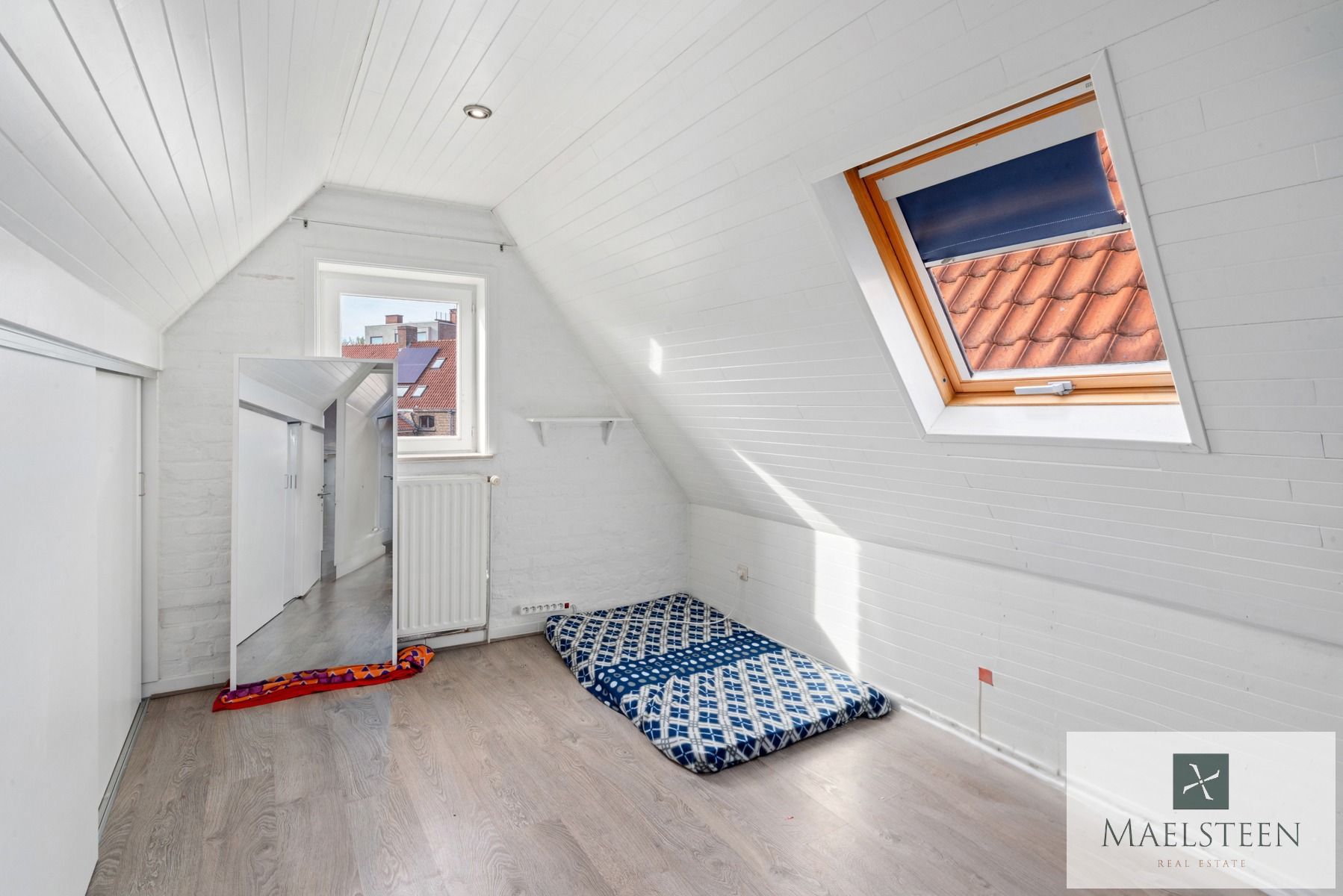 Instapklare trapgevelwoning, gelegen in Brugge centrum foto 17