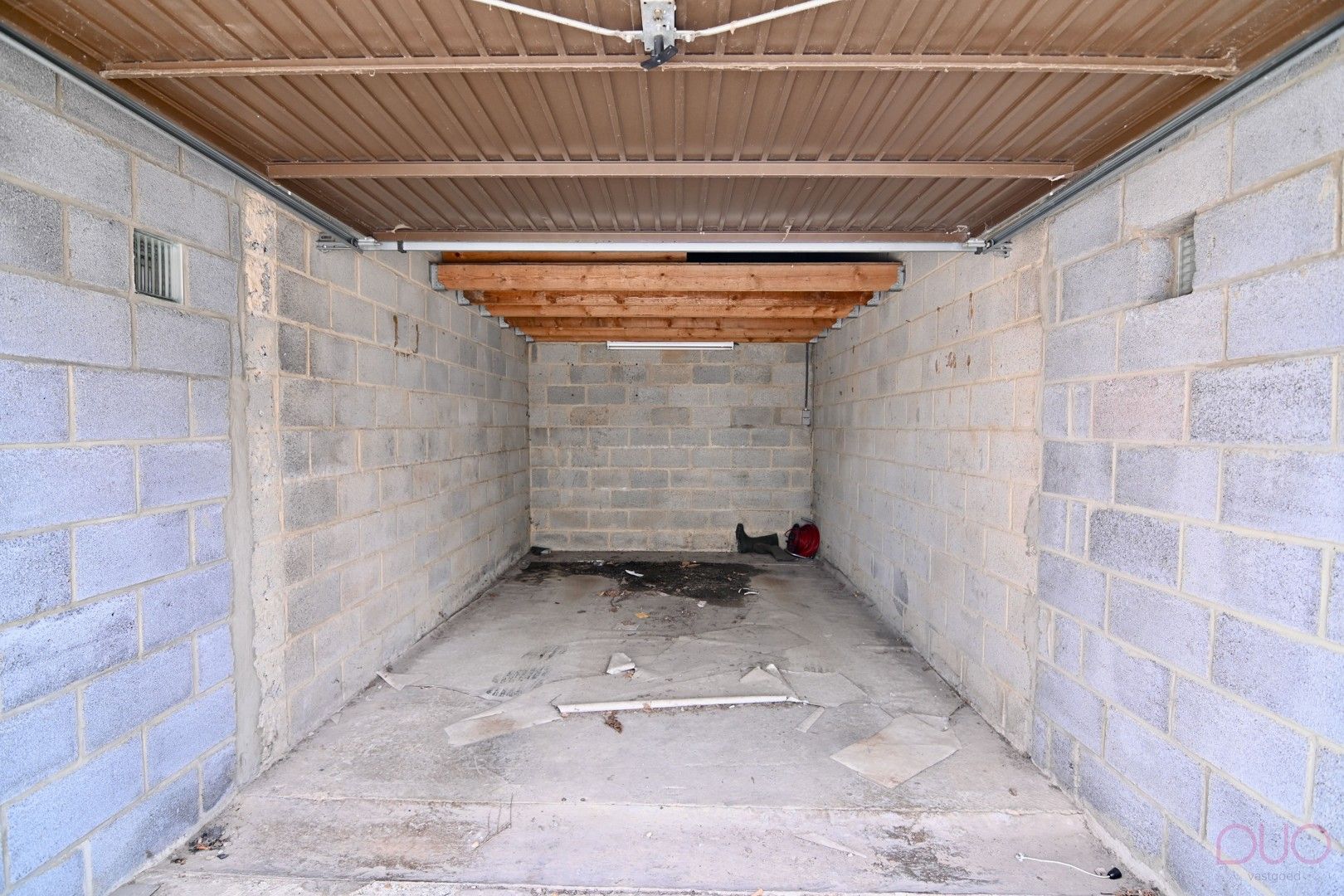 Gelijkvloerse  woning met 1 slaapkamer (optioneel 2) met achterliggend 2 garages nabij het centrum van Tongeren foto 14