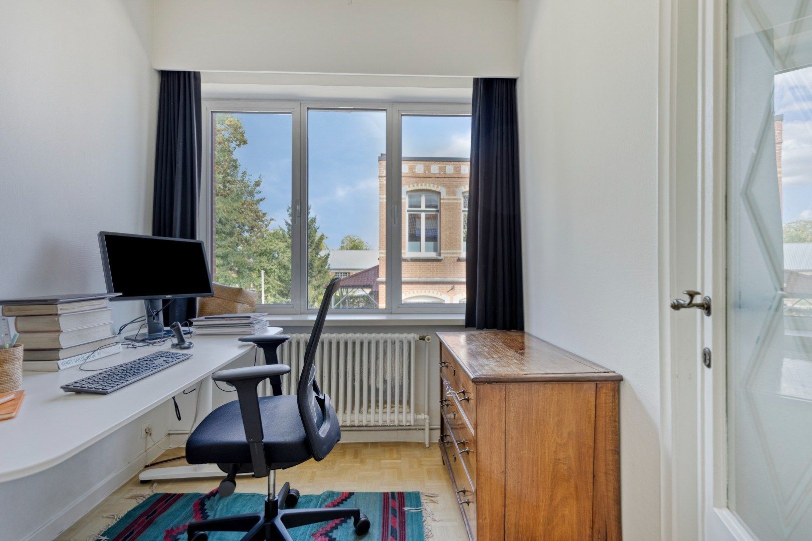 TE HUUR - Op zoek naar een stijlvol en uniek herenhuis met 5 slpk in hartje Merchtem? Welkom Home! foto 25