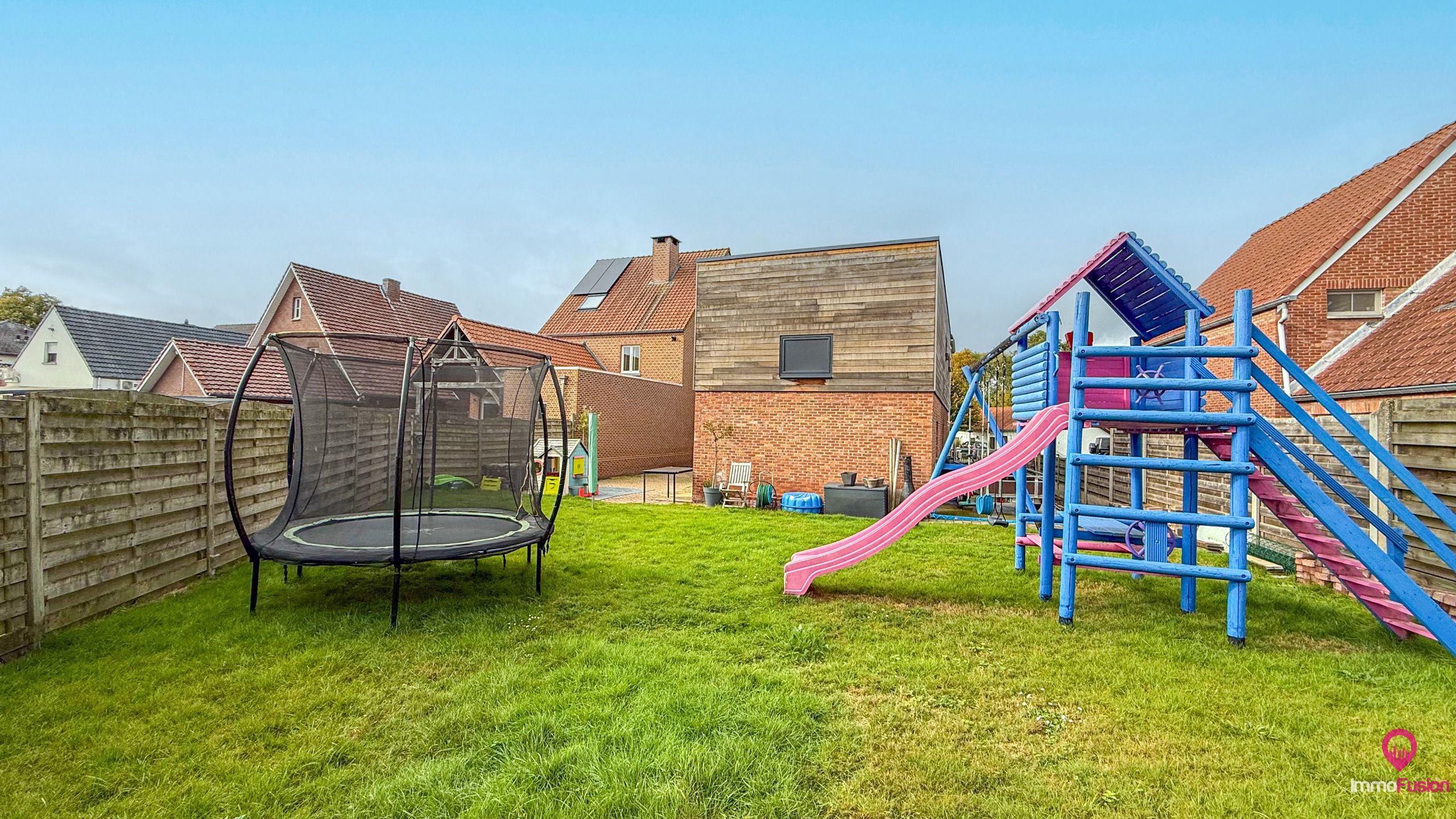 Gerenoveerde woning met veel ruimte en 6 slaapkamers! foto 42