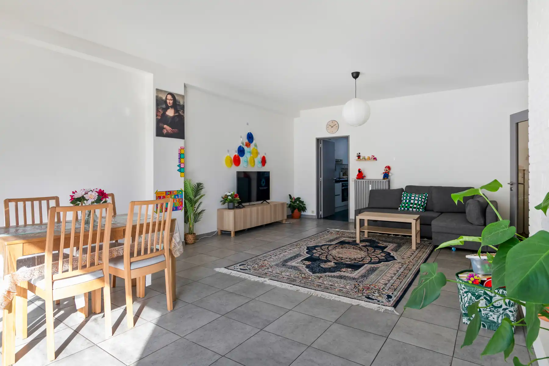 Ruim 3-slaapkamer appartement met terras op toplocatie foto 4