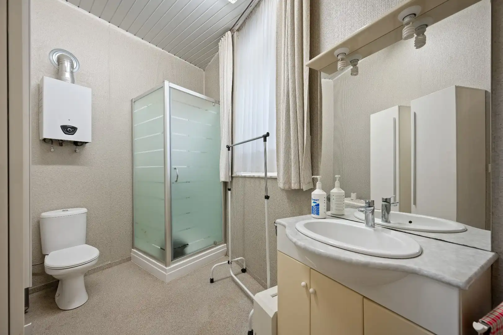 Geklasseerde te renoveren hoeve foto 12