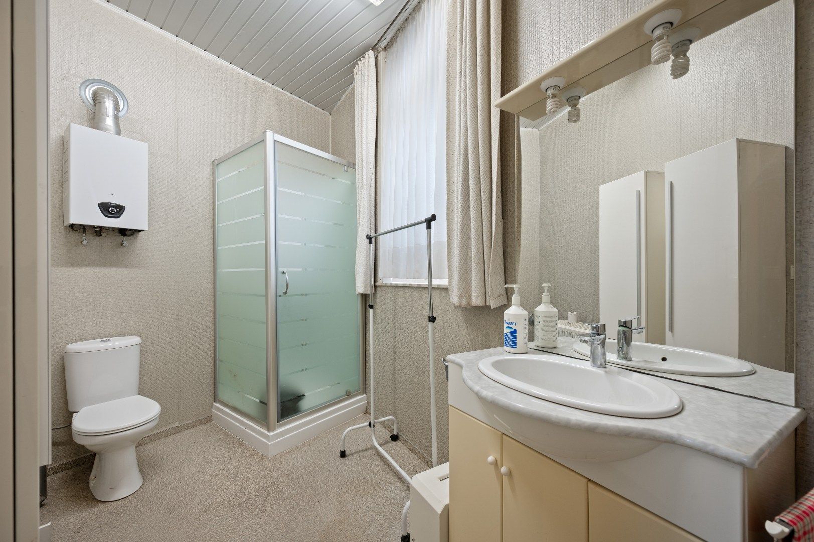 Geklasseerde te renoveren hoeve foto 12