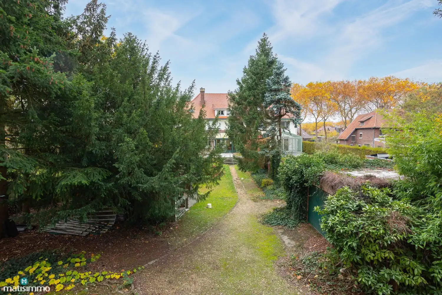 KARAKTERVOLLE WONING MET 5 SLAAPKAMERS EN RUIM PERCEEL TE GENK foto 47