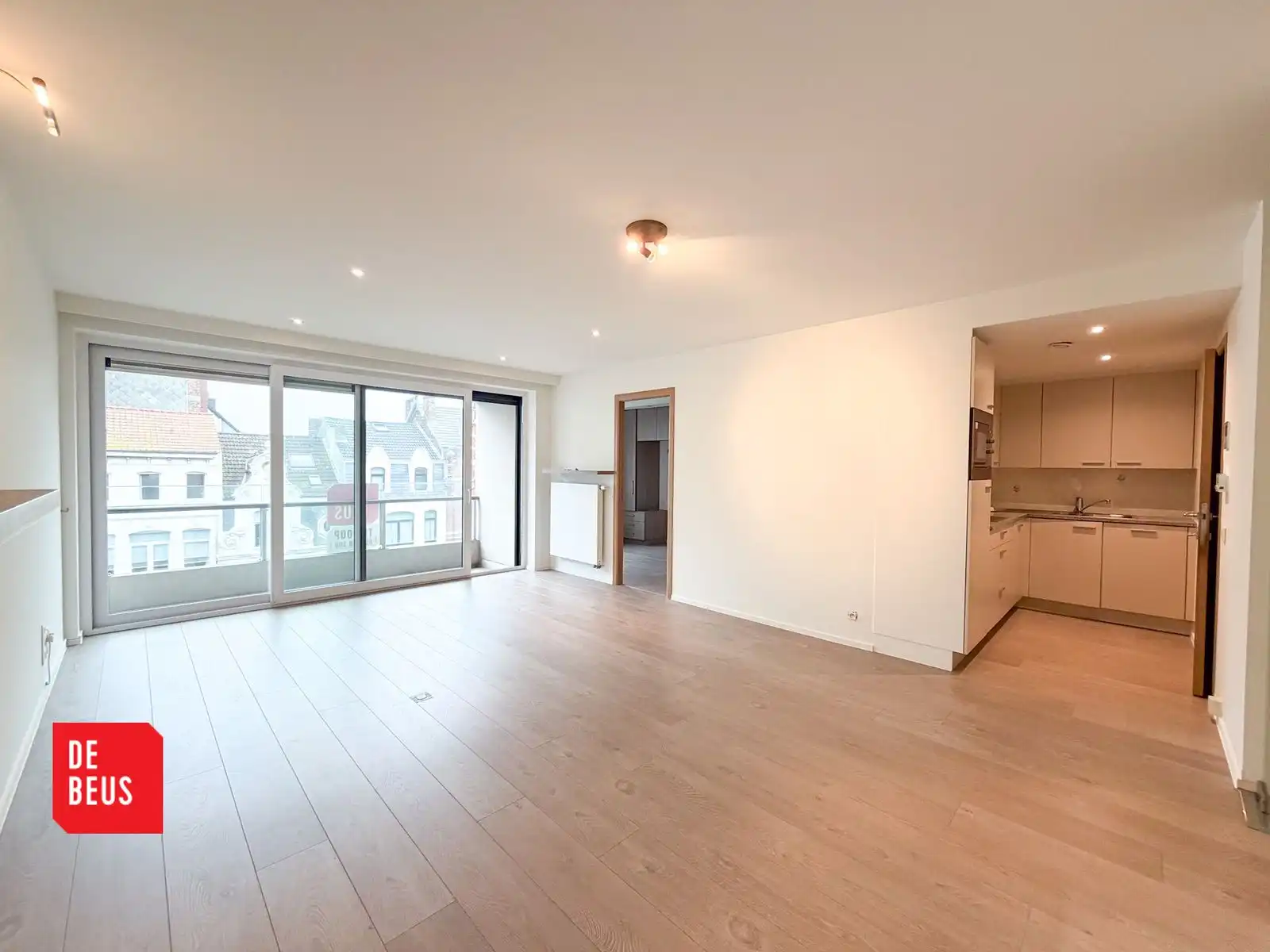 Subliem 2 slpk appartement met terras pal aan de jachthaven. foto {{pictureIndex}}