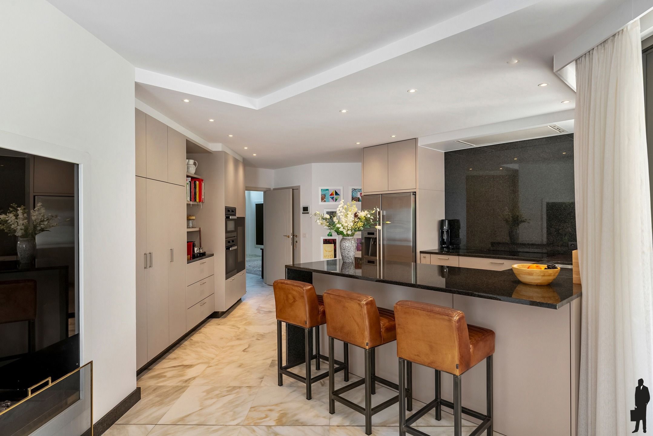 Residentiële villa op hoekperceel van ca. 2.452m² foto 12