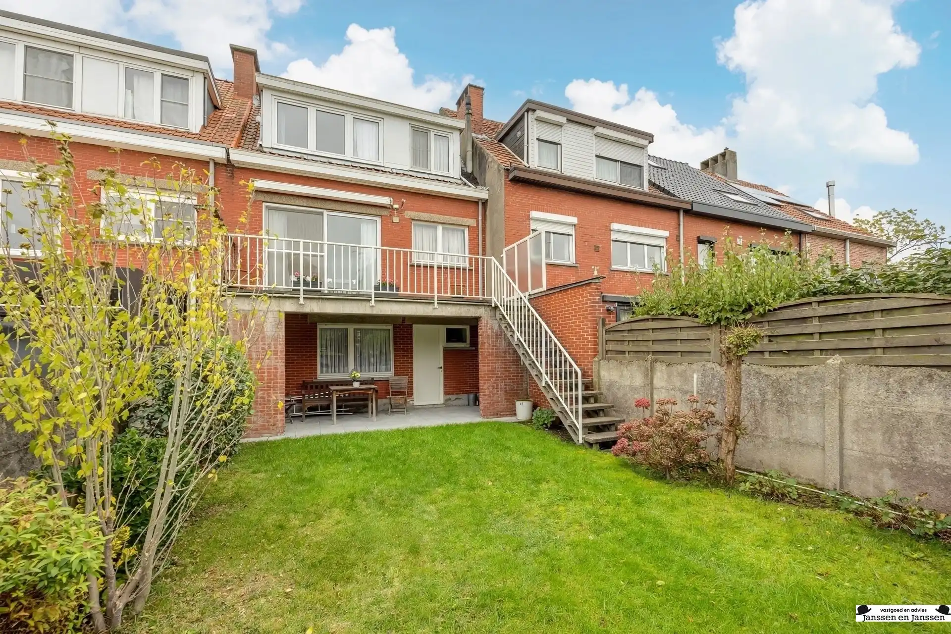 Instapklare bel-etagewoning met 3 slaapkamers, garage en zonnige tuin in Ekeren-Donk foto 25
