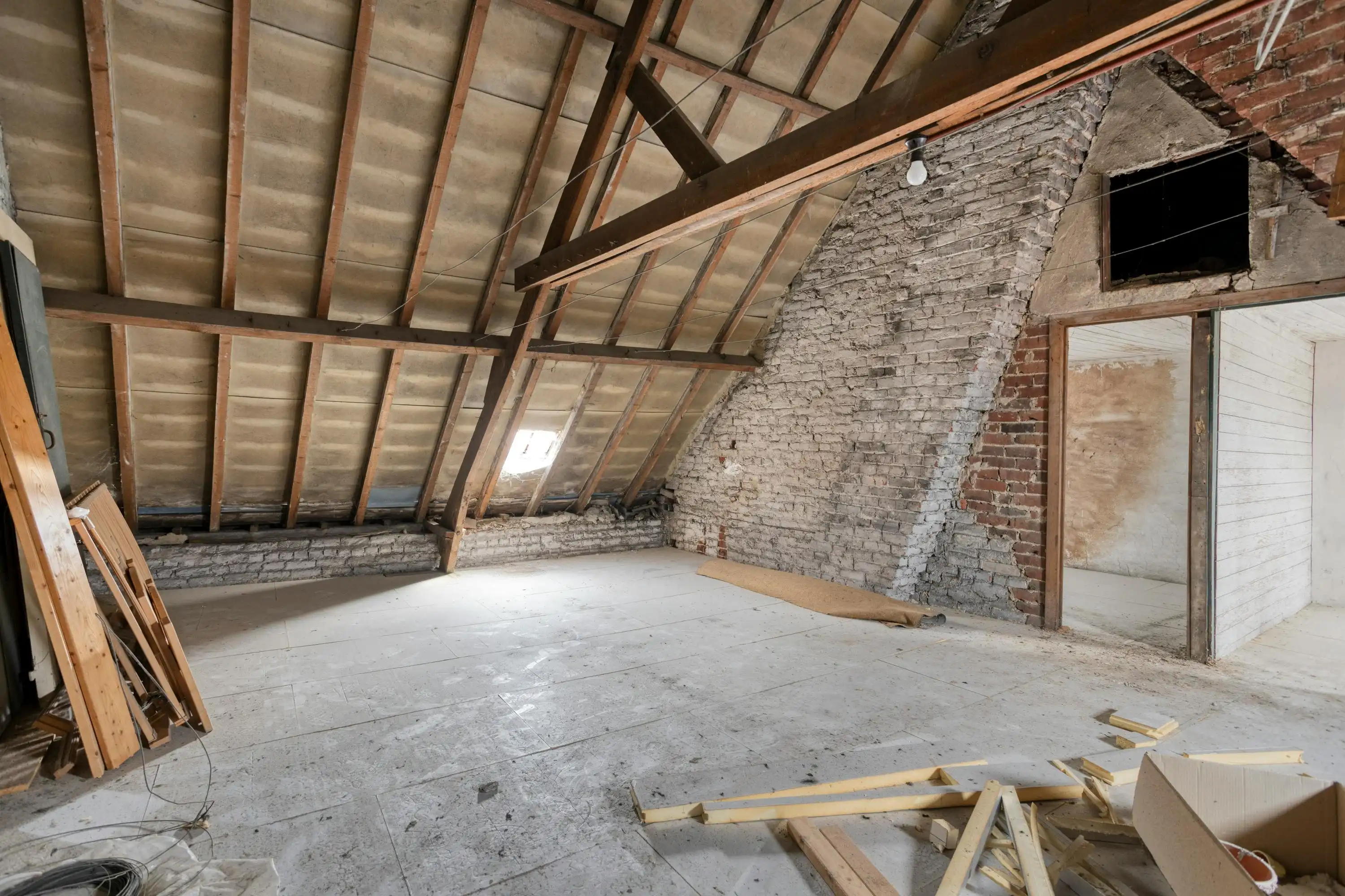 Een ruim huis vol potentieel te koop in Izegem foto 12