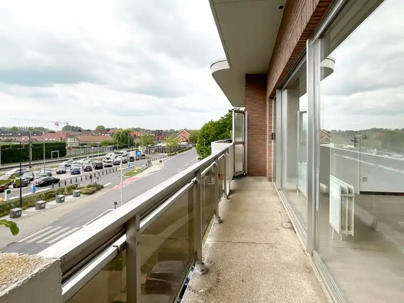 Instapklaar appartement met twee slaapkamers, terras en autostaanplaats in hartje Beveren foto 10